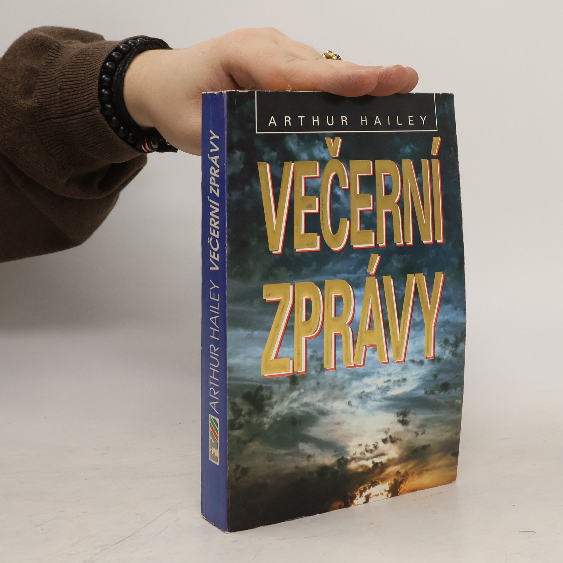 Arthur Hailey Večerní zprávy