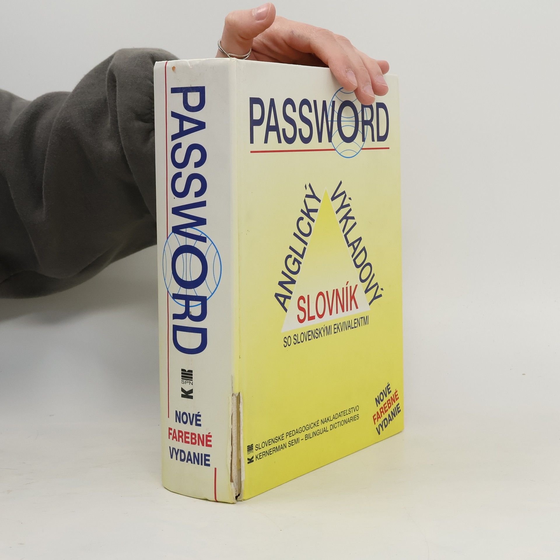 Elena Mončeková Password. Anglický výkladový slovník so slovenskými ekvivalentmi