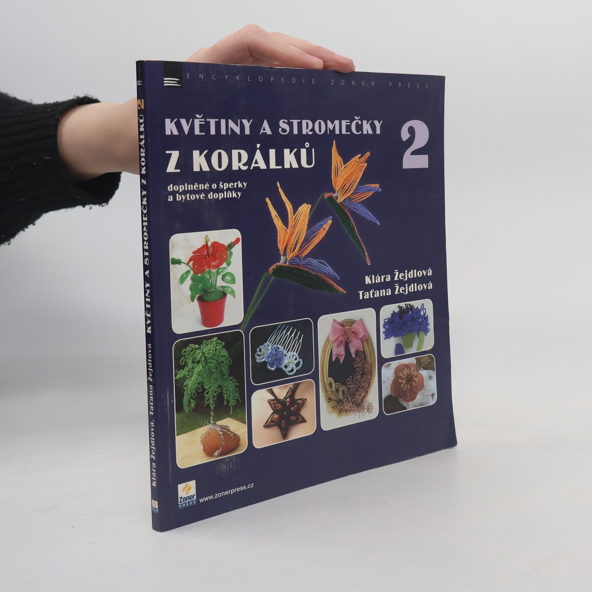 Květiny a stromečky z korálků 2