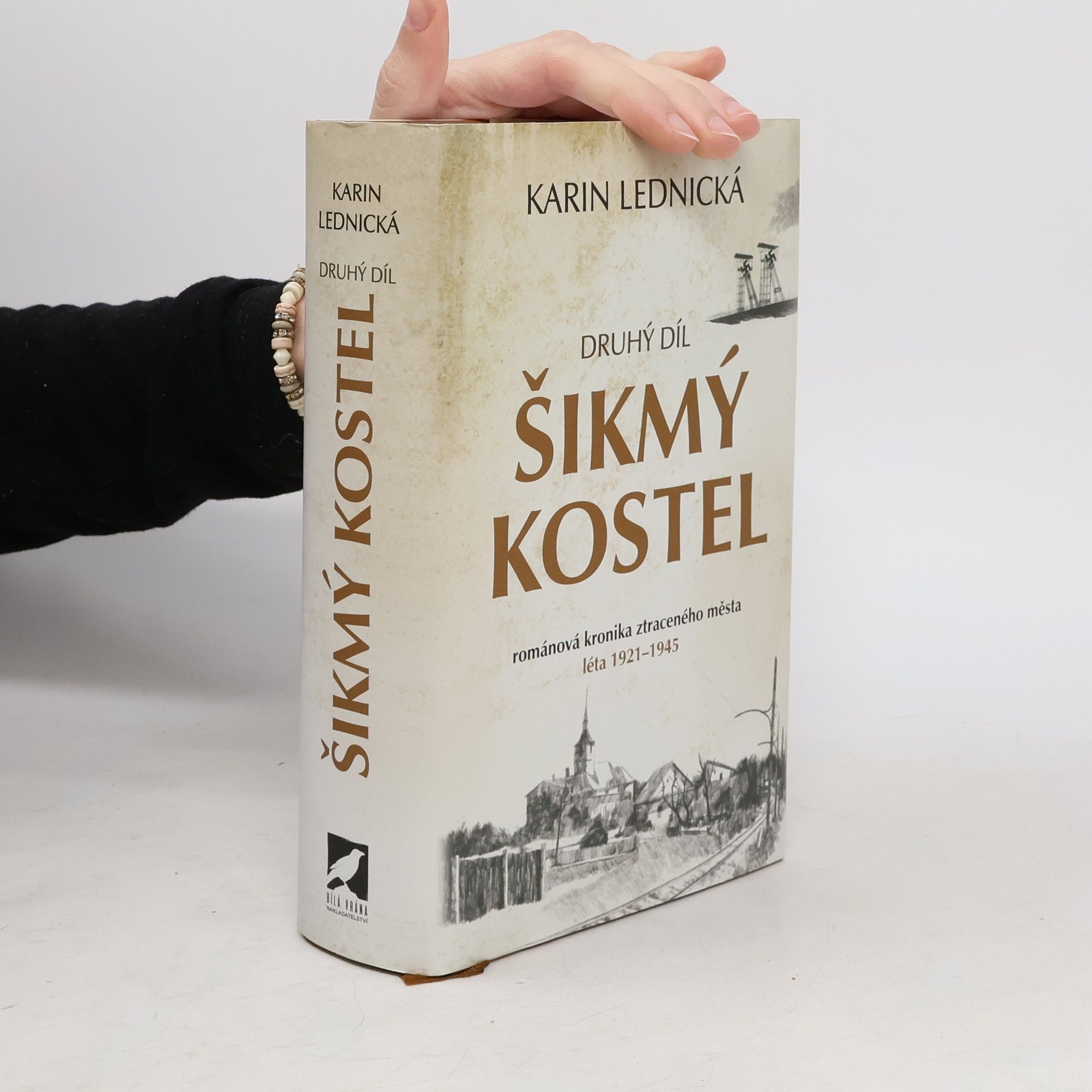 Karin Lednická Šikmý kostel 2