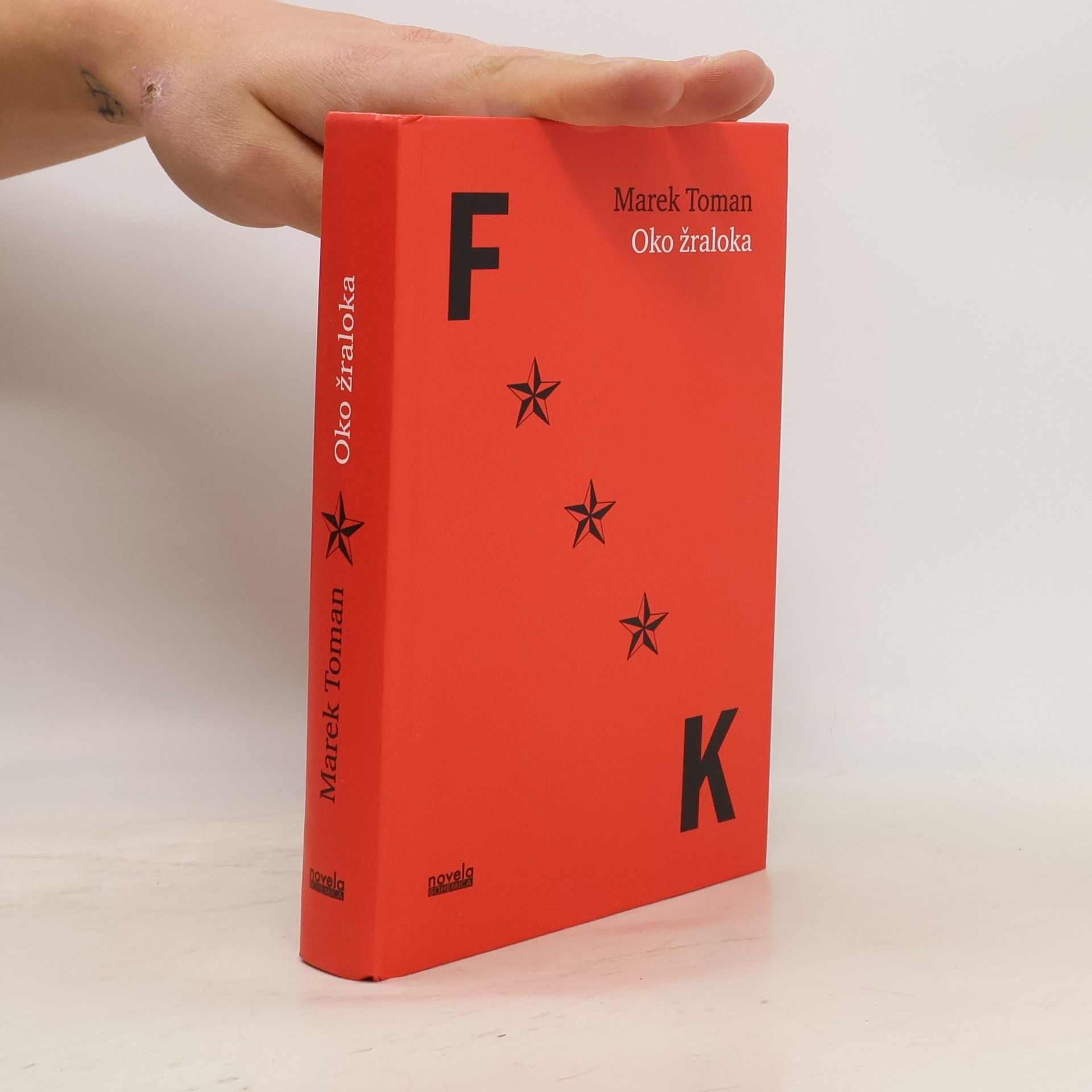 Marek Toman Oko žraloka