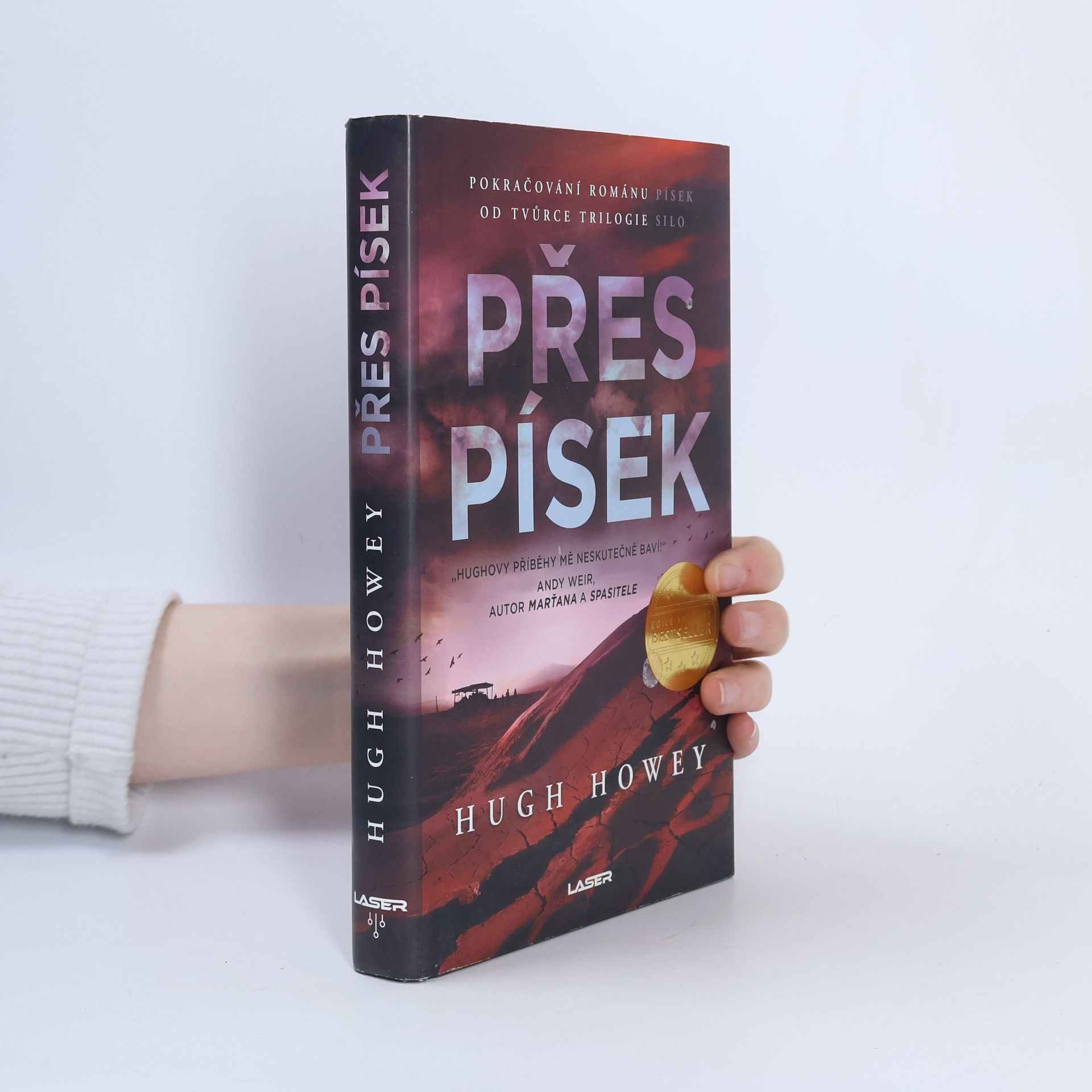 Hugh Howey Přes písek