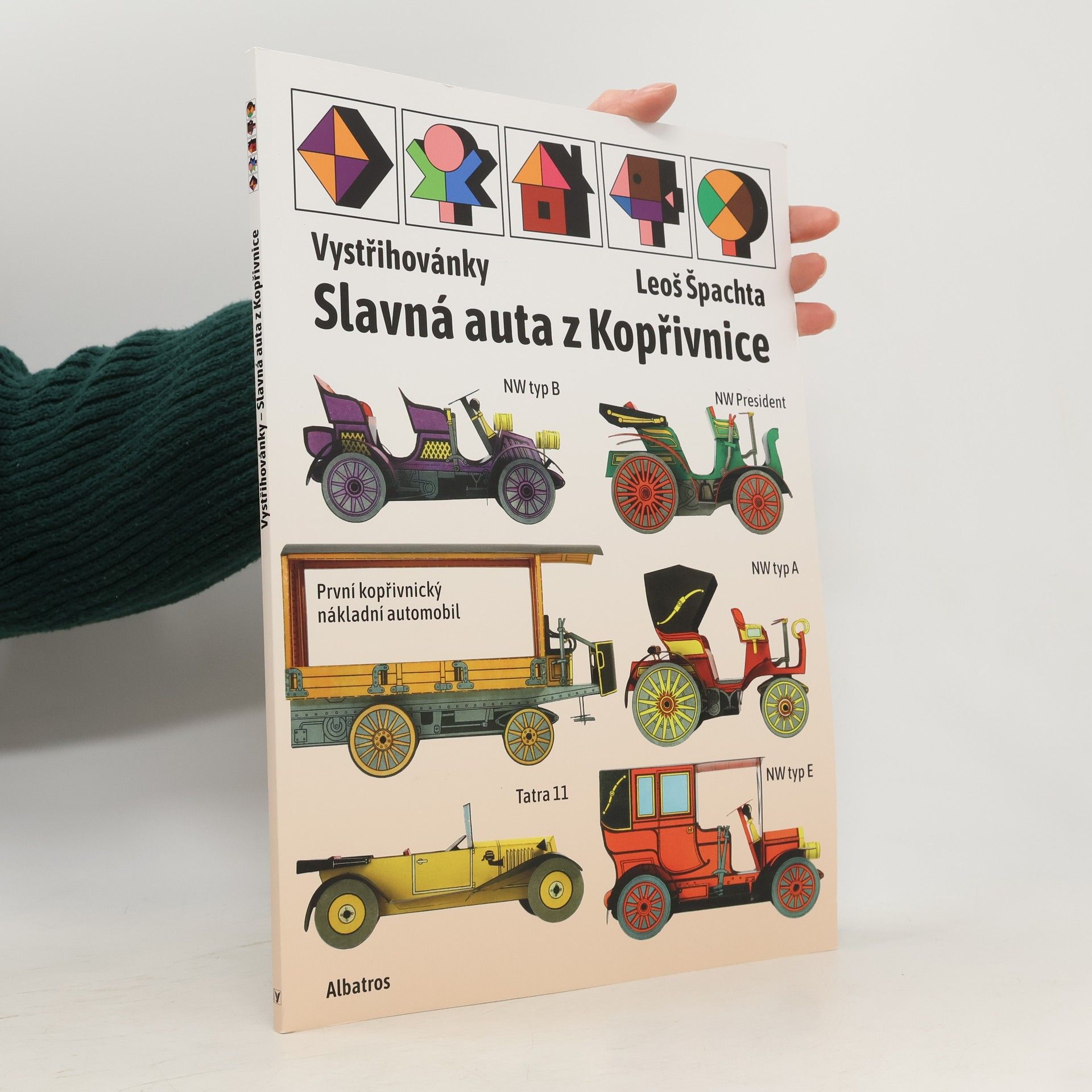 Leoš Špachta Vystřihovánky. Slavná auta z Kopřivnice