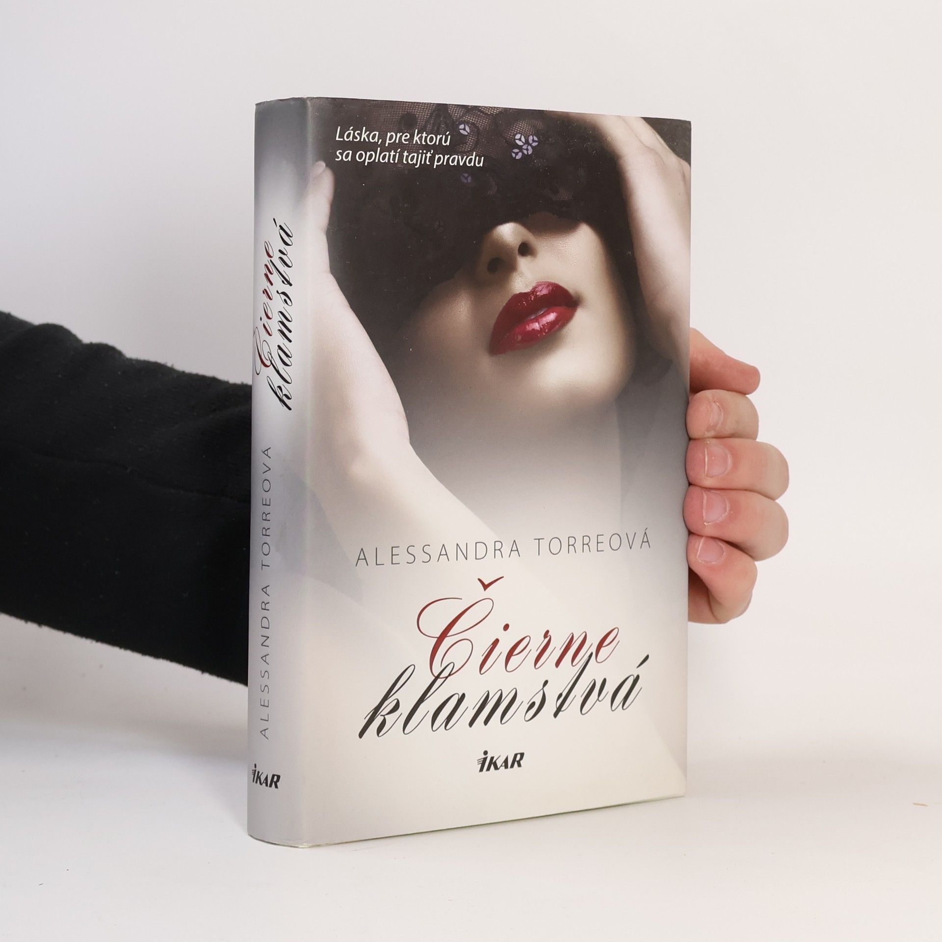 Alessandra Torre Čierne klamstvá