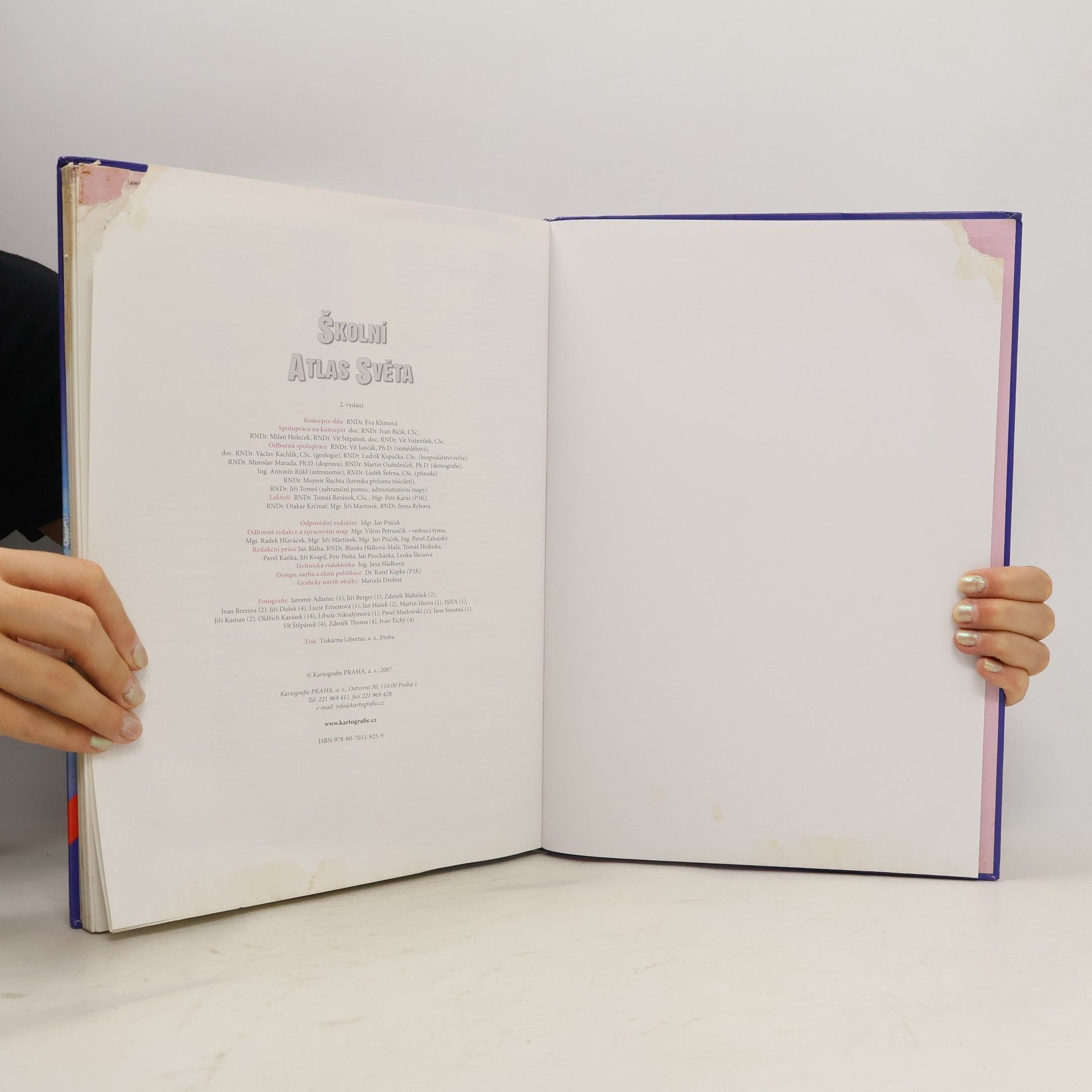 Autores varios Školní atlas světa