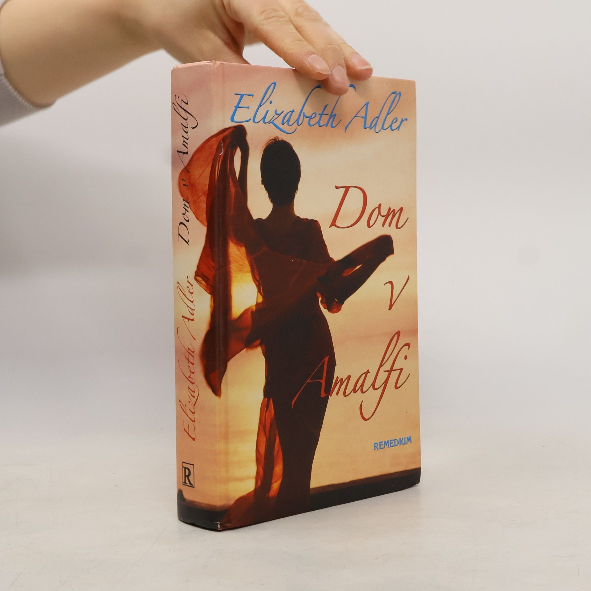 Elizabeth Adler Dom v Amalfi