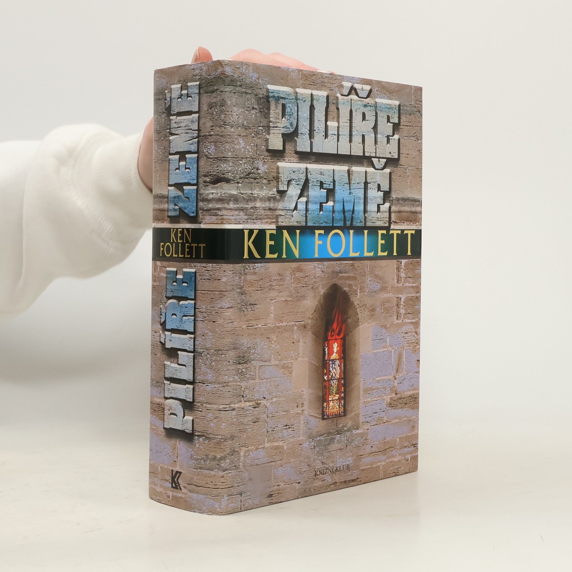 Ken Follett Pilíře země