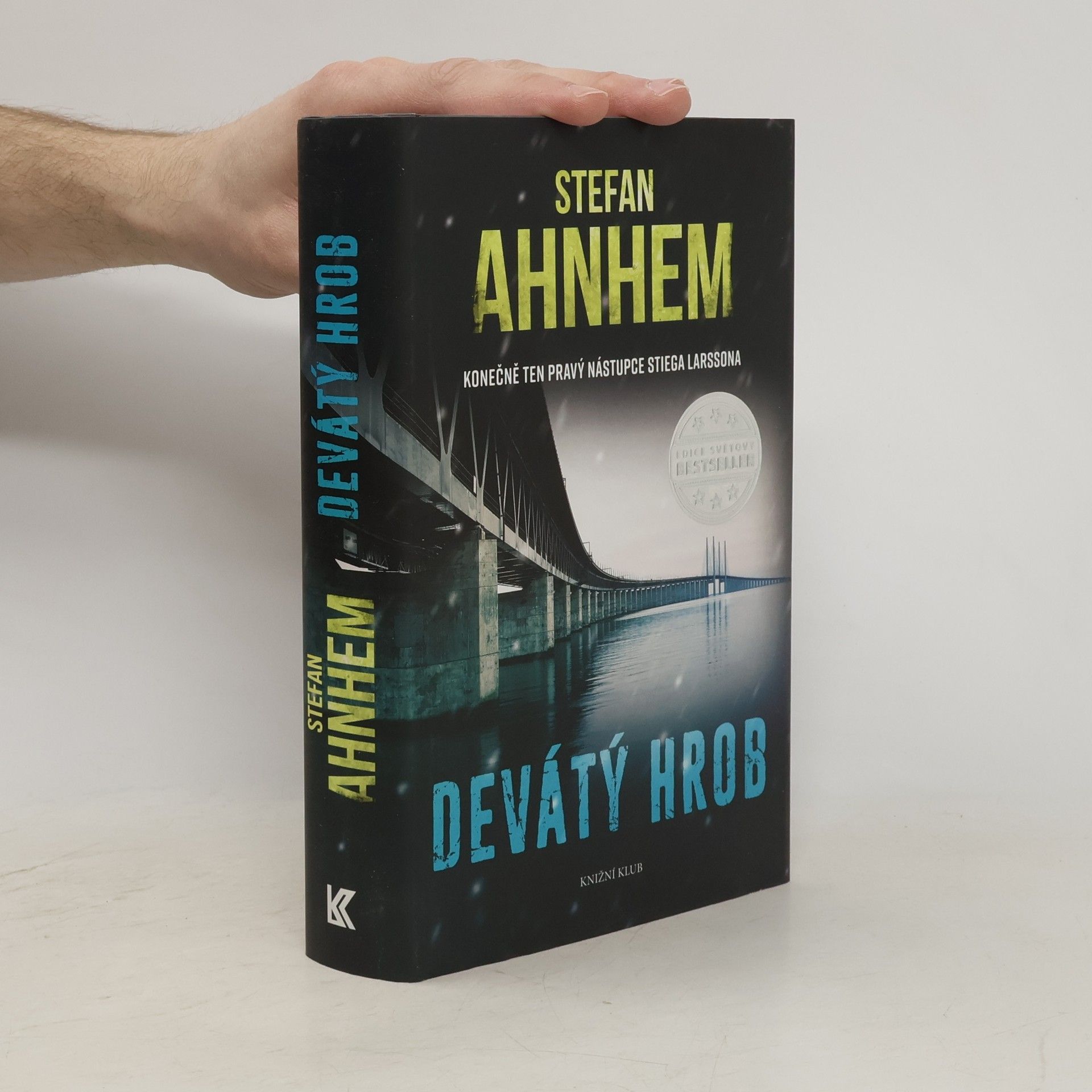 Stefan Ahnhem Devátý hrob