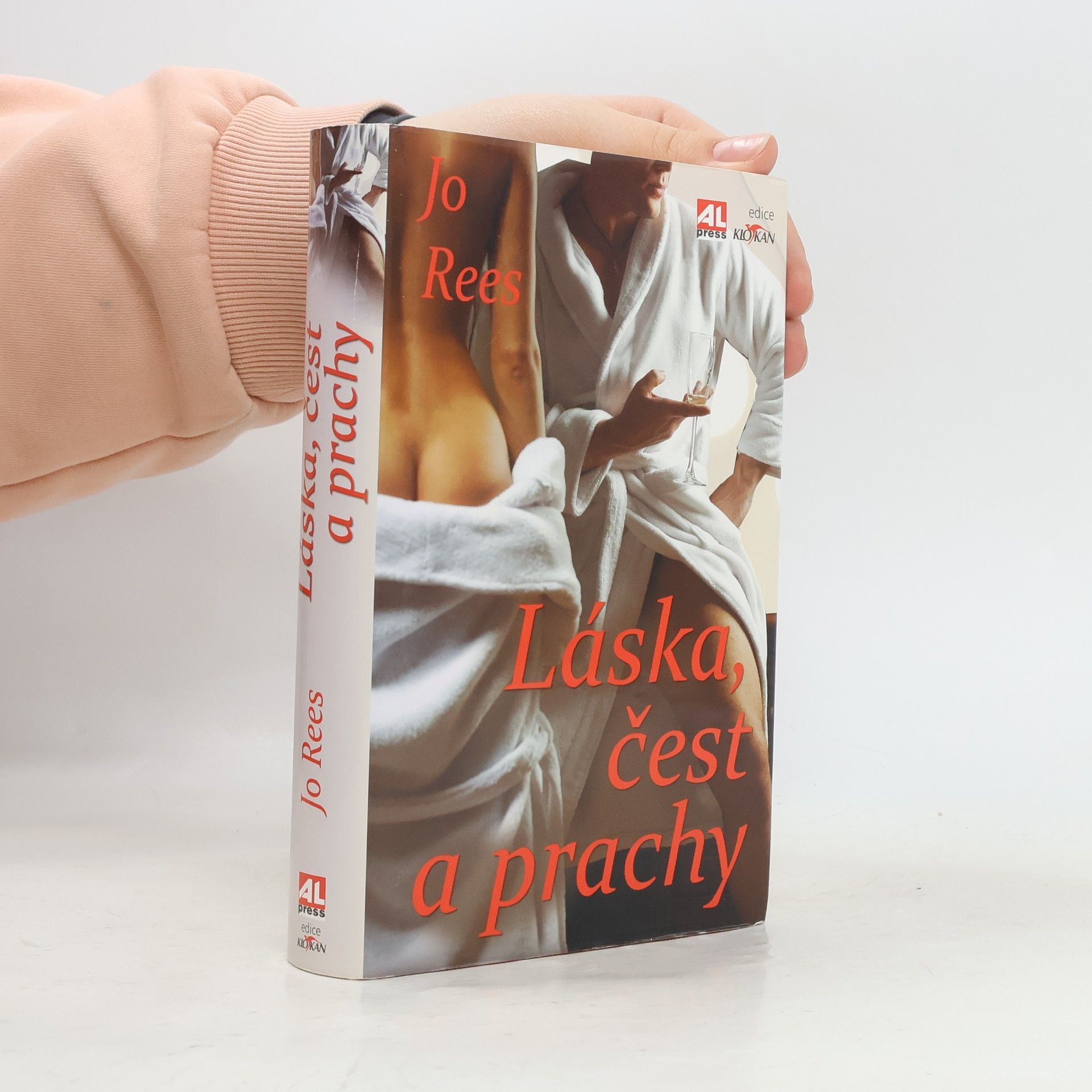 Josie Lloyd Láska, čest a prachy