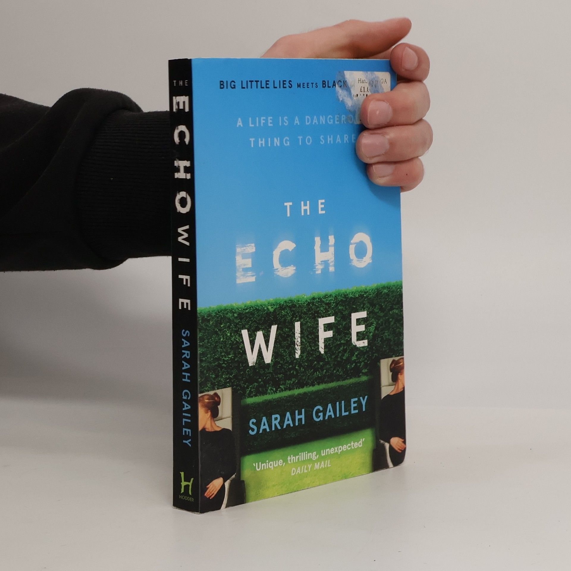 Sarah Gailey The Echo Wife
