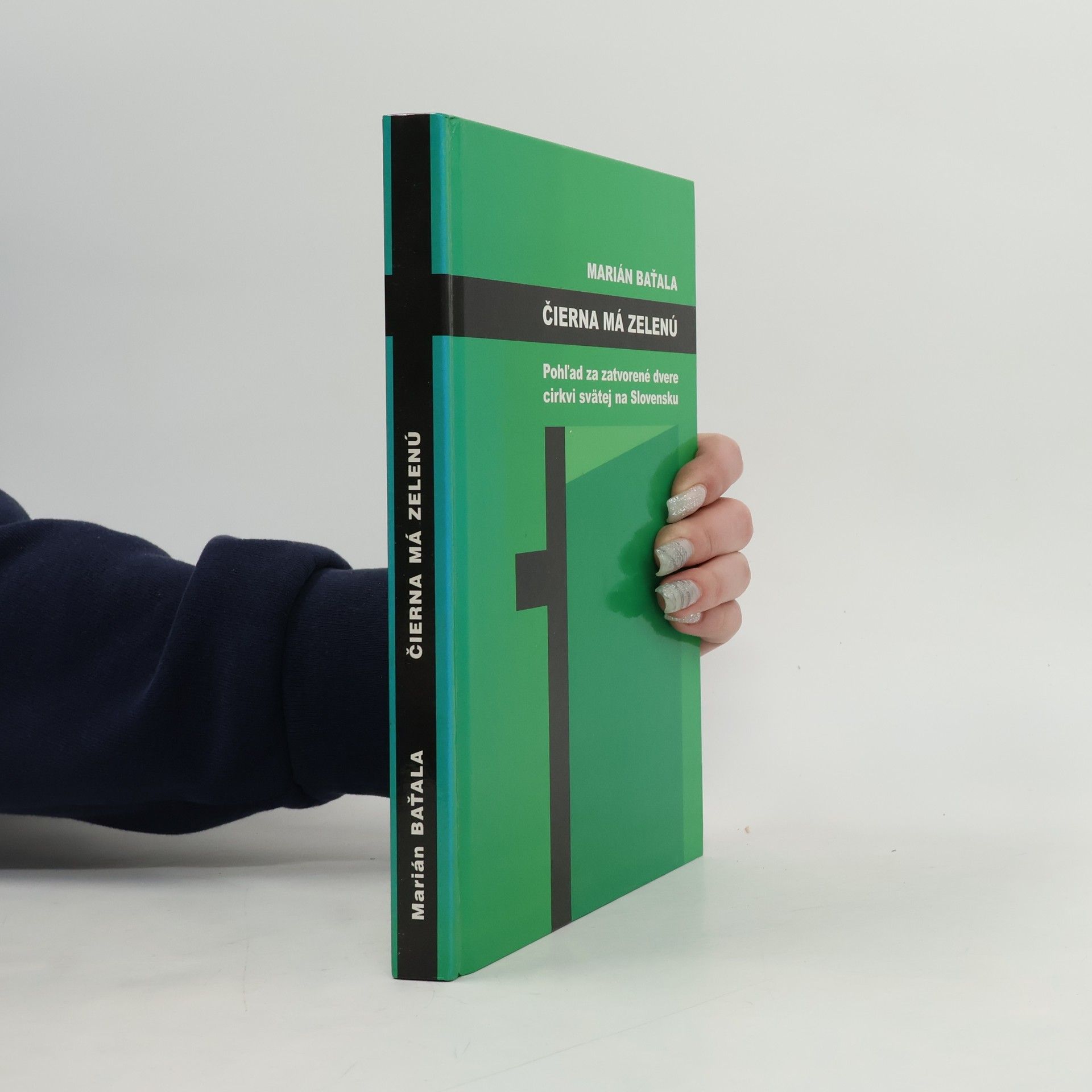 Čierna má zelenú. Pohľad za zatvorené dvere cirkvi svätej na Slovensku.