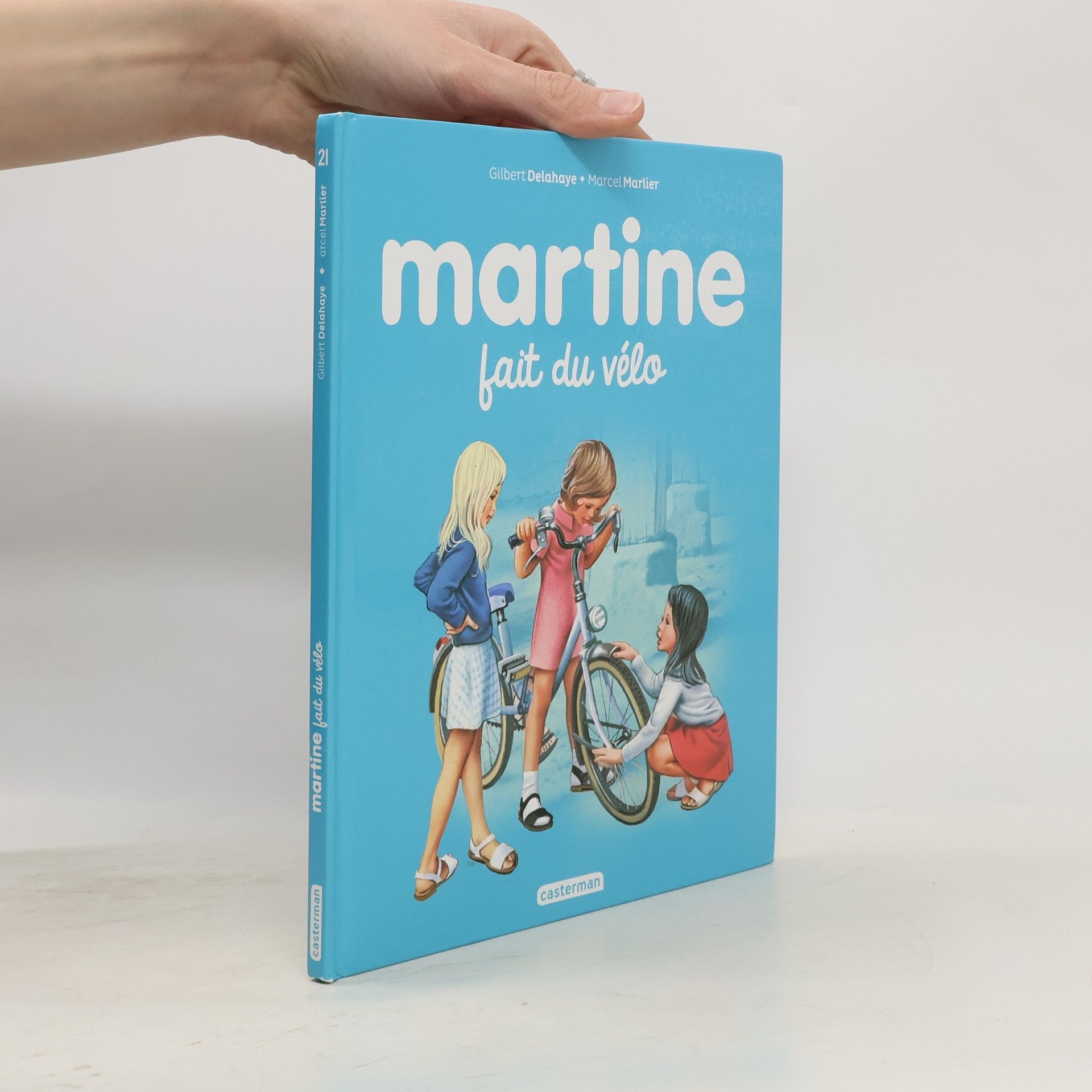 Marcel Marlier Martine fait du vélo