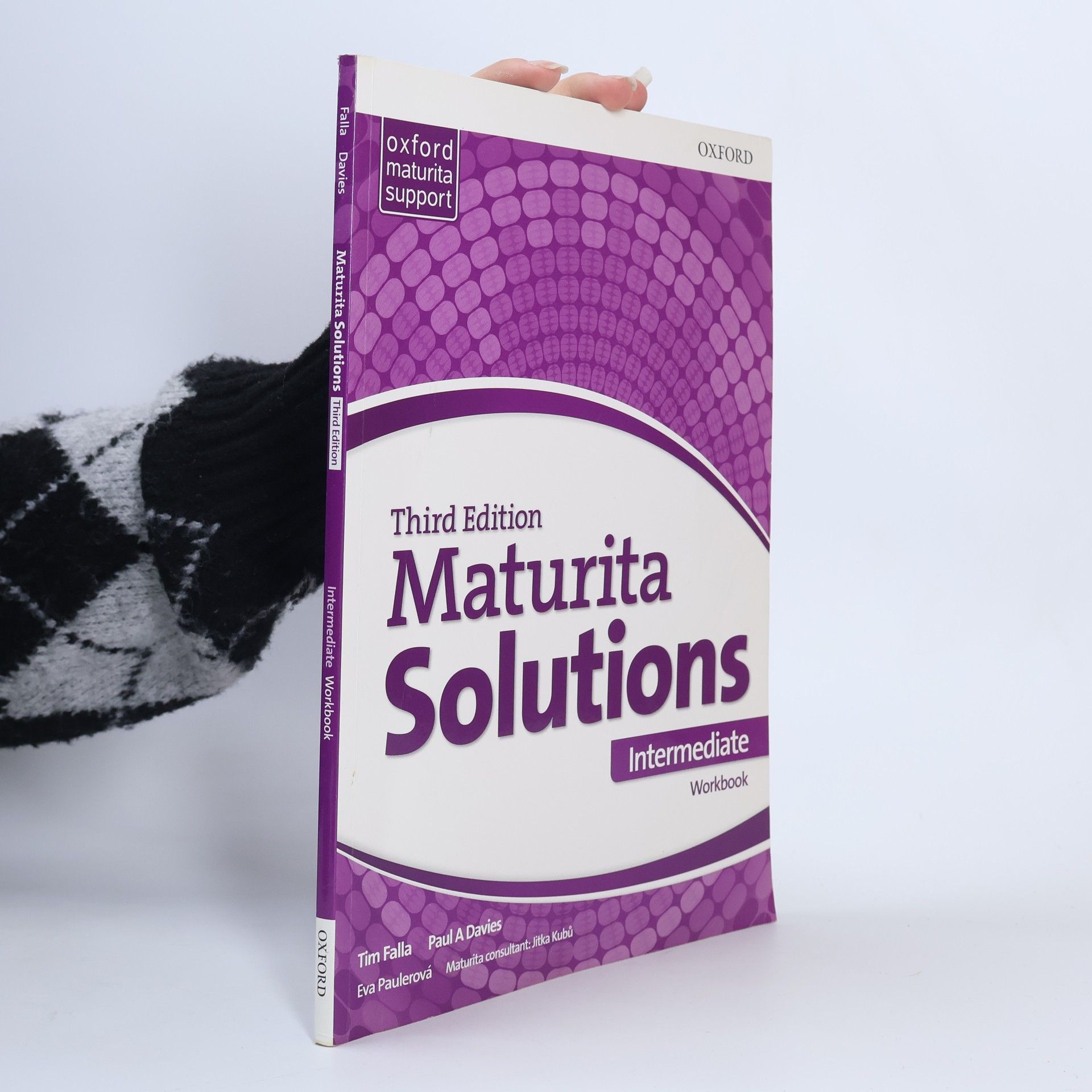Kolektiv autorů Maturita Solutions: Intermediate - Workbook
