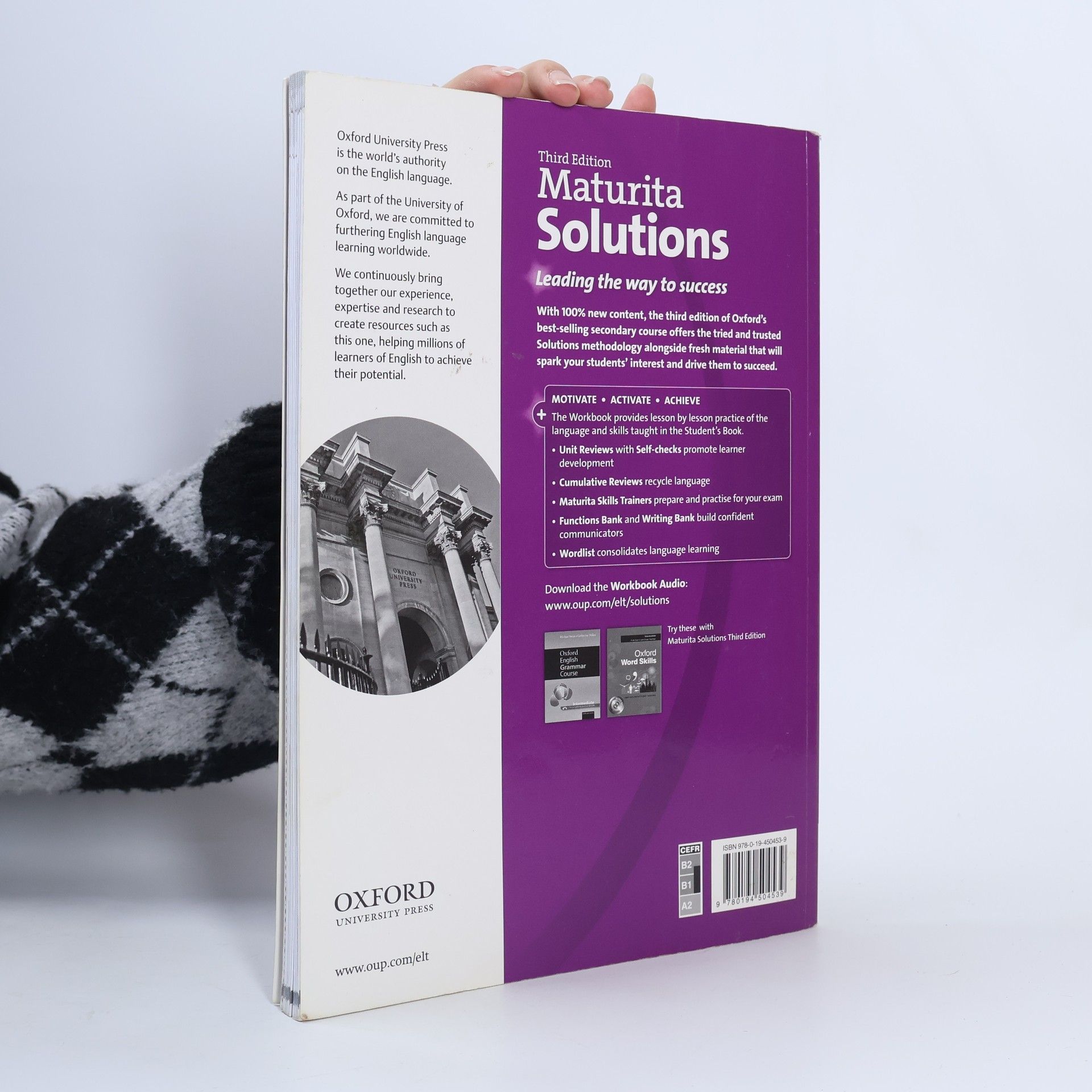Kolektiv autorů Maturita Solutions: Intermediate - Workbook