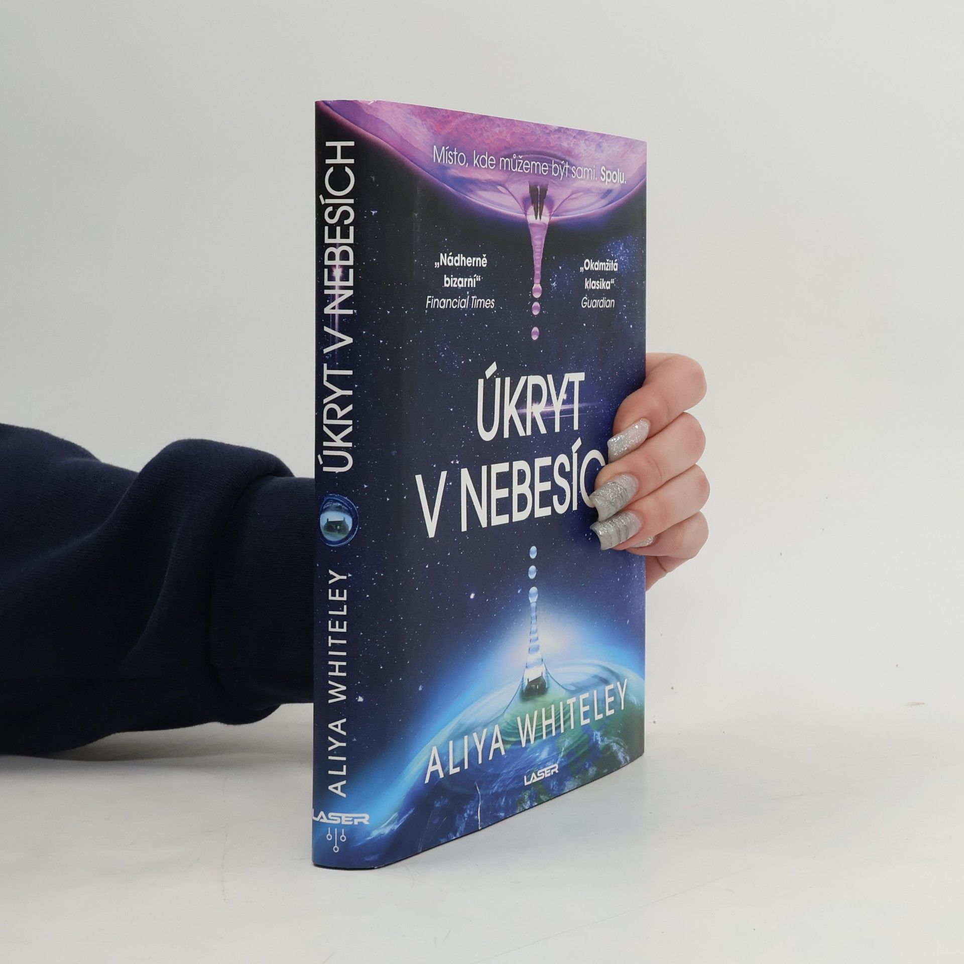 Aliya Whiteley Úkryt v nebesích