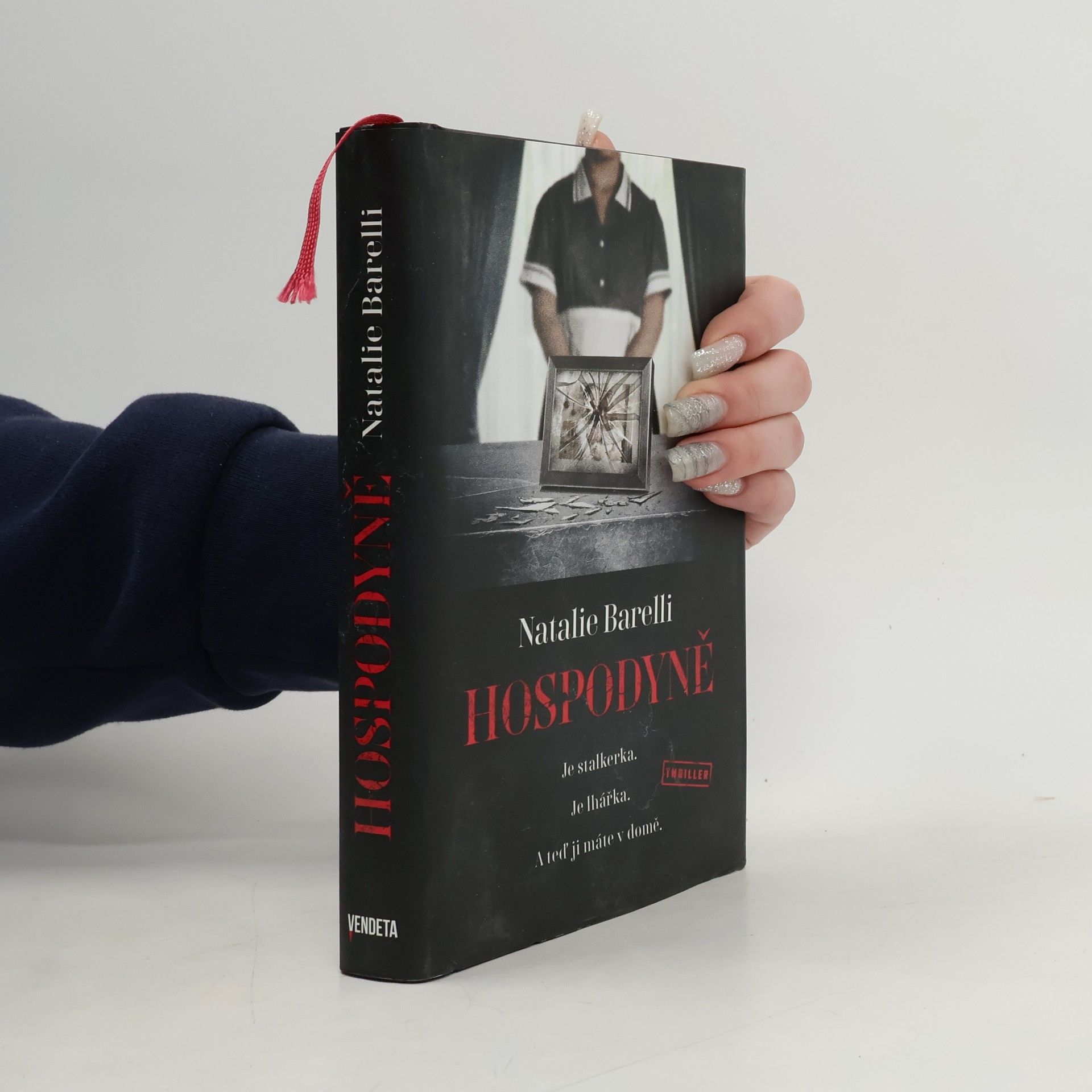 Natalie Barelli Hospodyně