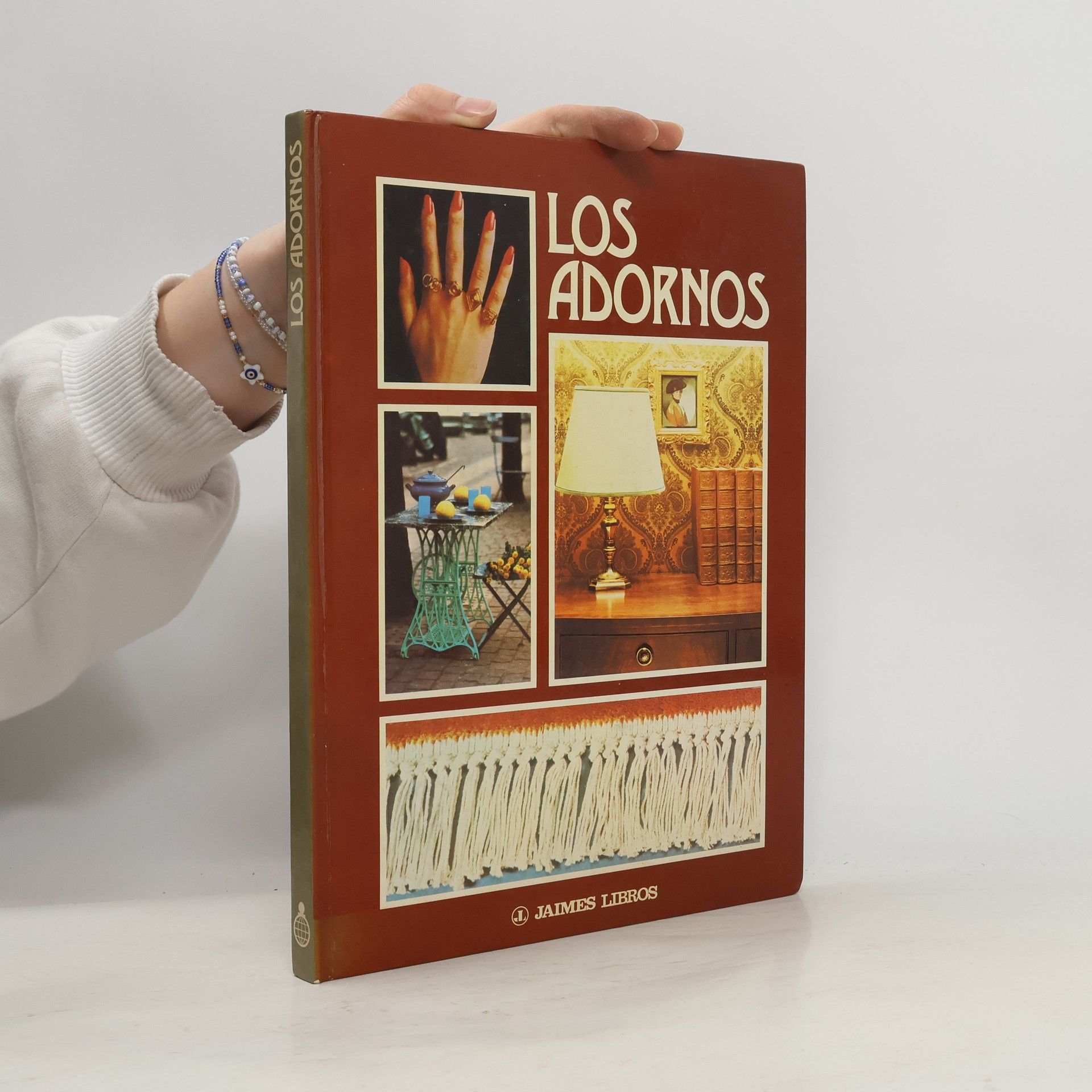 Various authors Los adornos