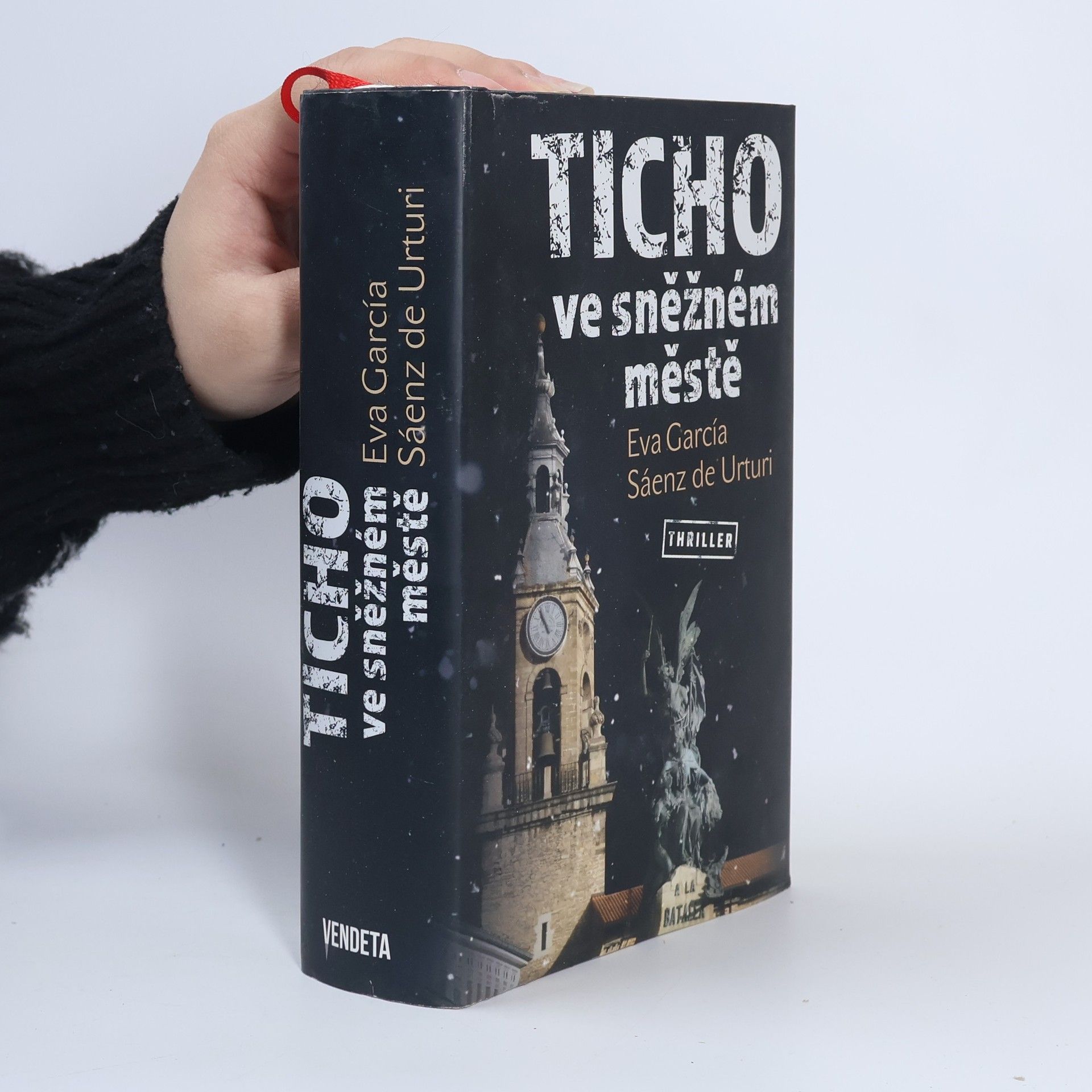 Eva Garcíaová Sáenzová Ticho ve sněžném městě