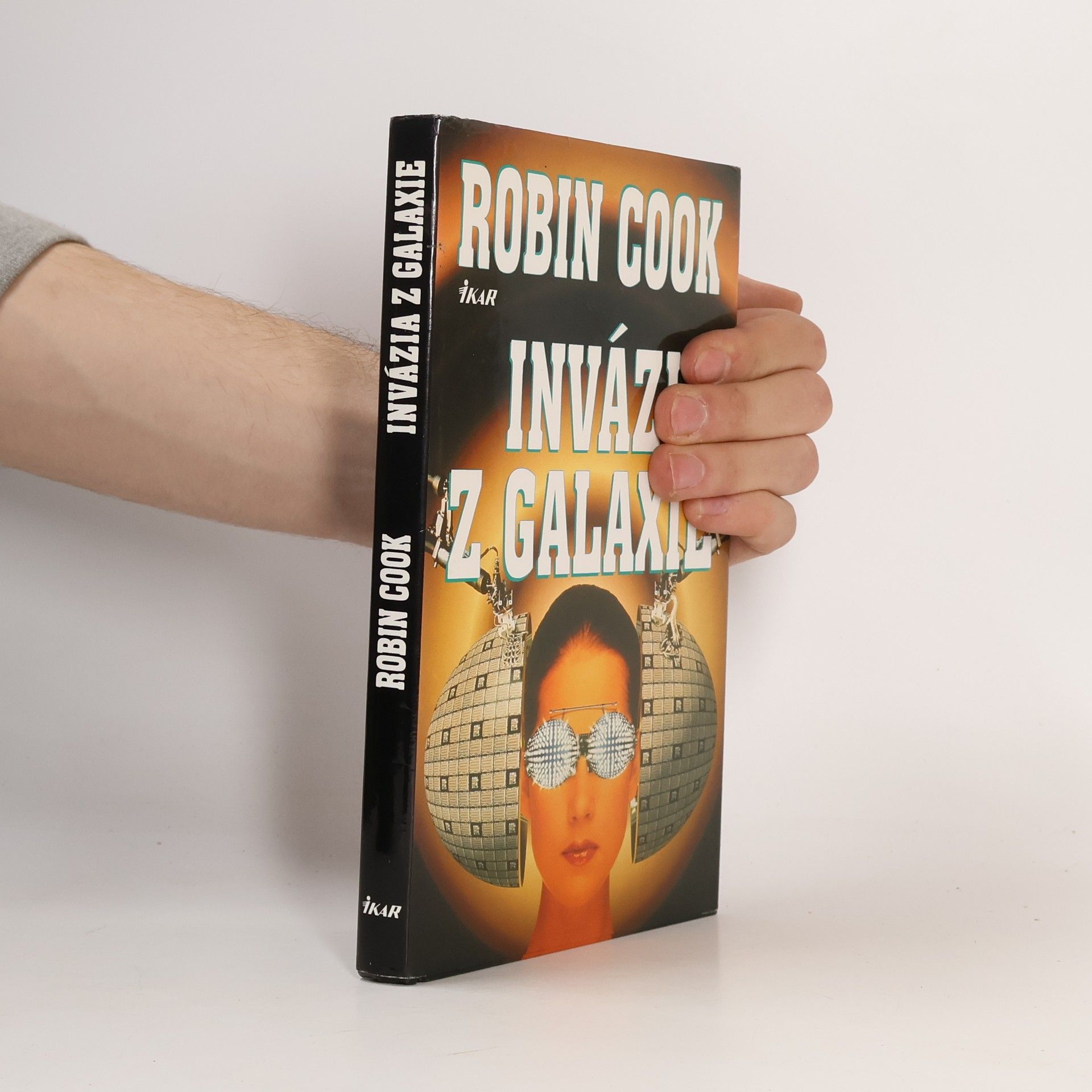 Robin Cook Invázia z galaxie