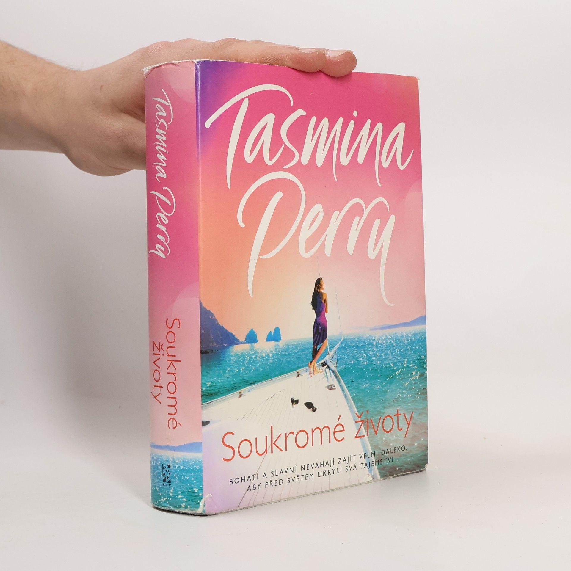 Tasmina Perry Soukromé životy