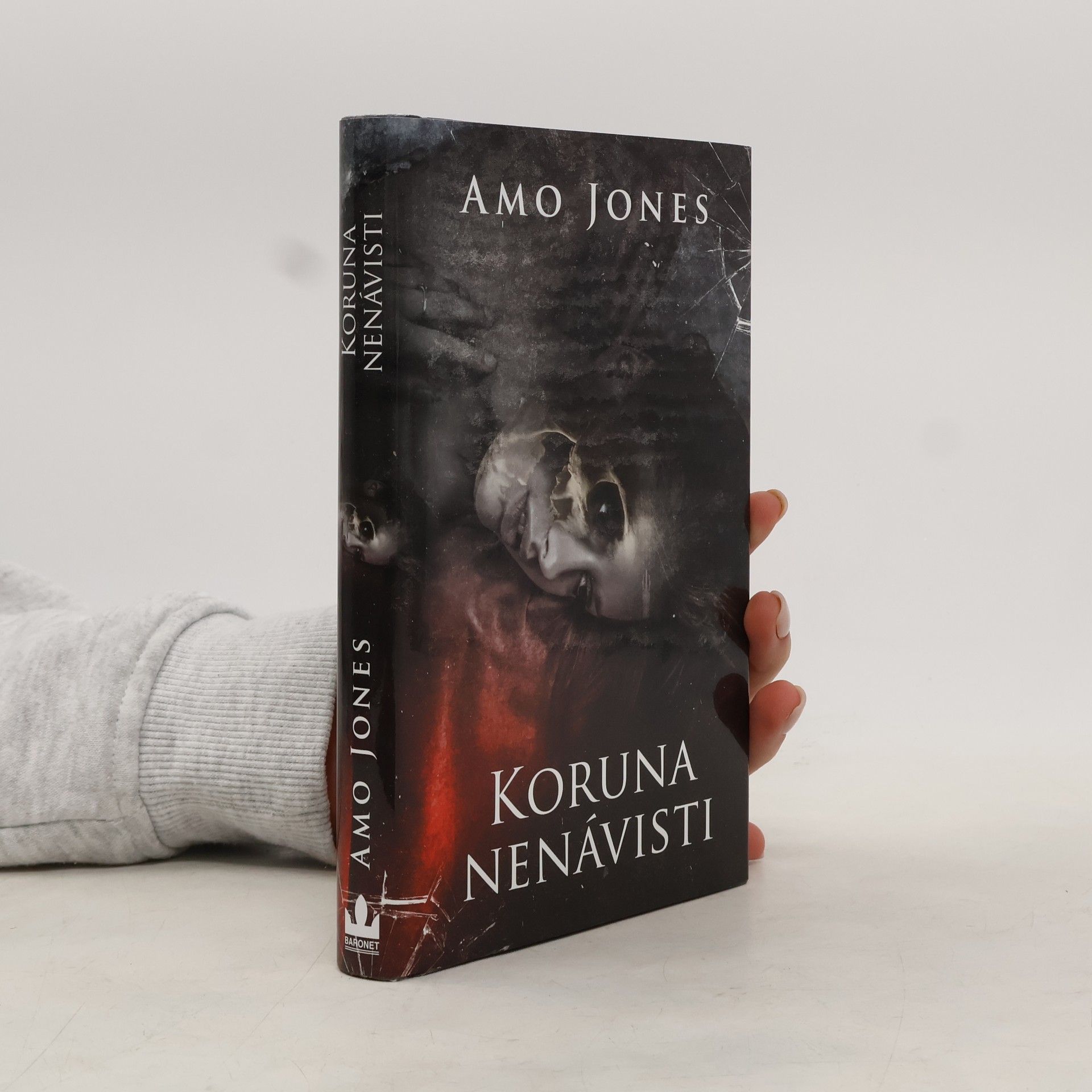Amo Jones Koruna nenávisti