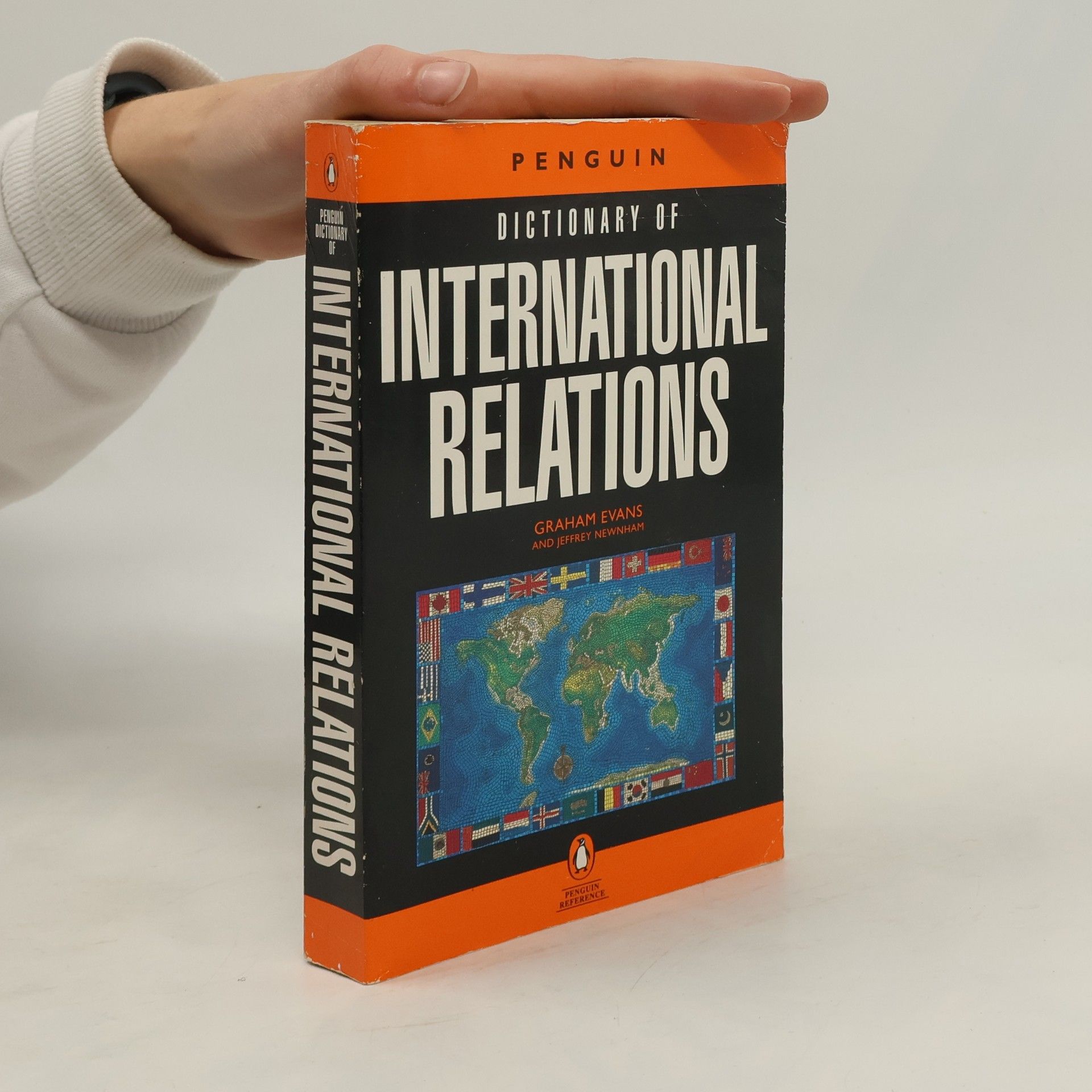 Graham Evans The penguin dictionary of international relations