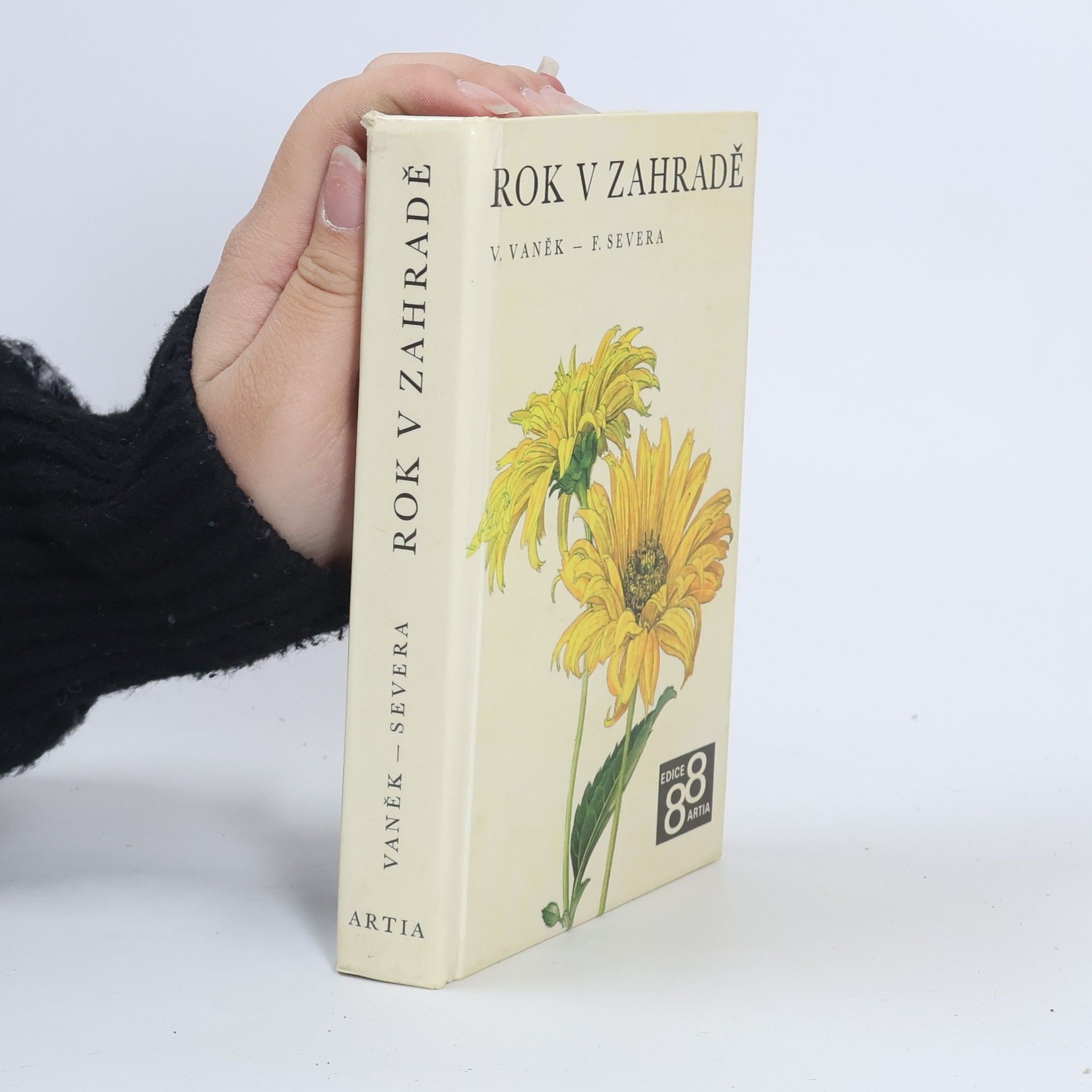 Vlastimil Vaněk Rok v zahradě