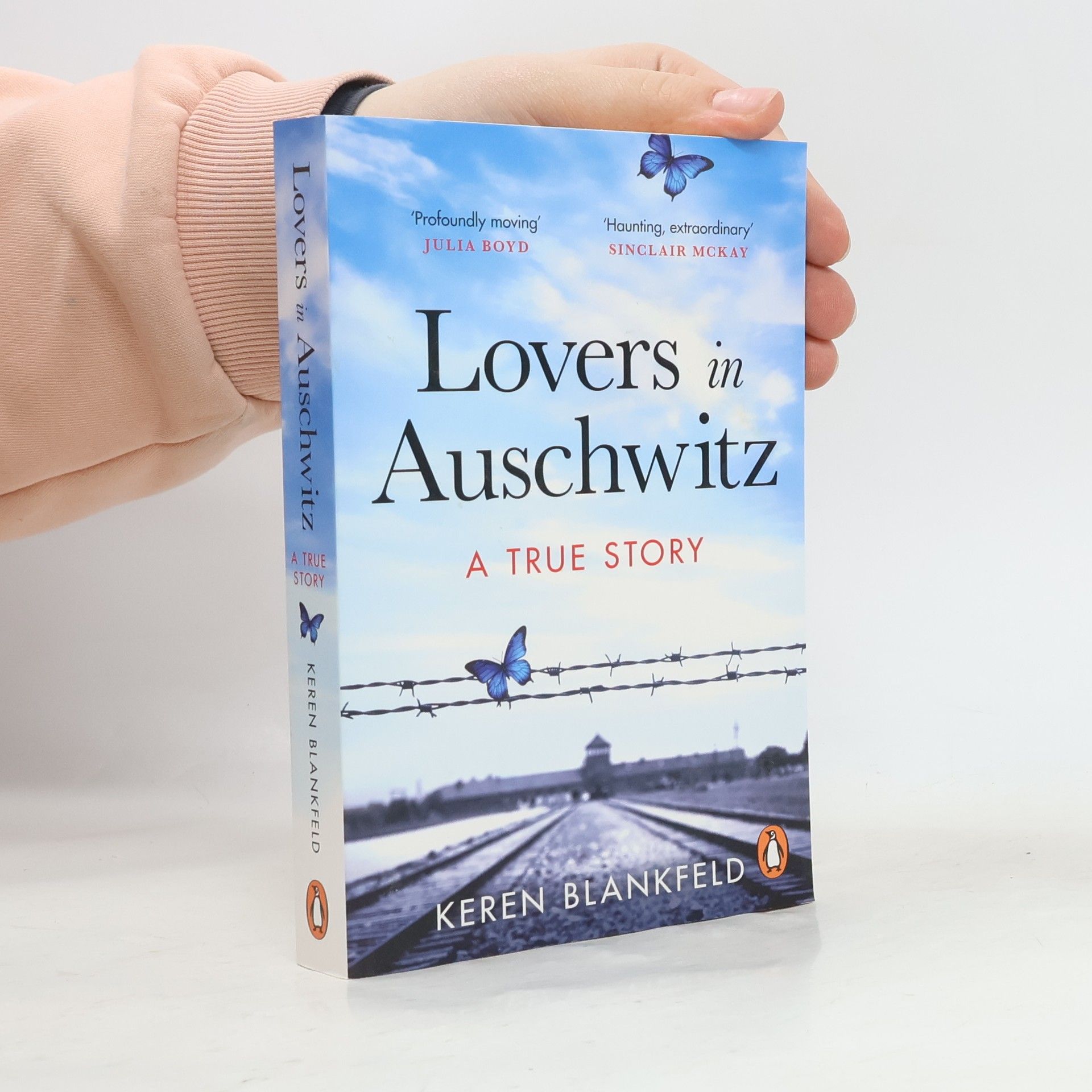 Lovers in Auschwitz