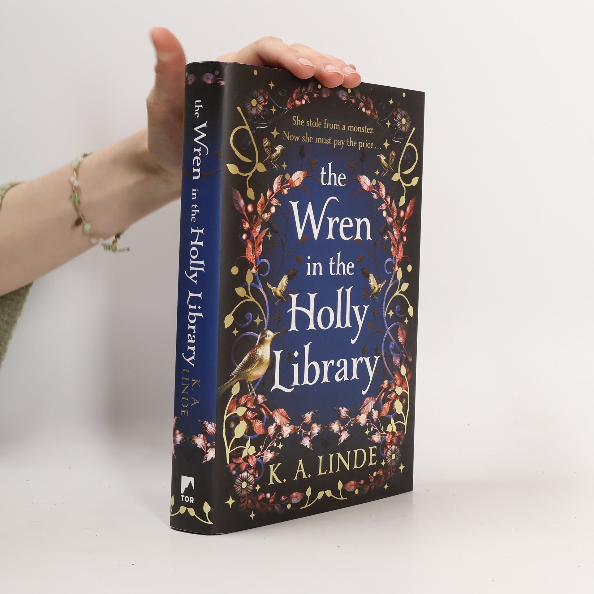 Linde Ida The Wren in the Holly Library