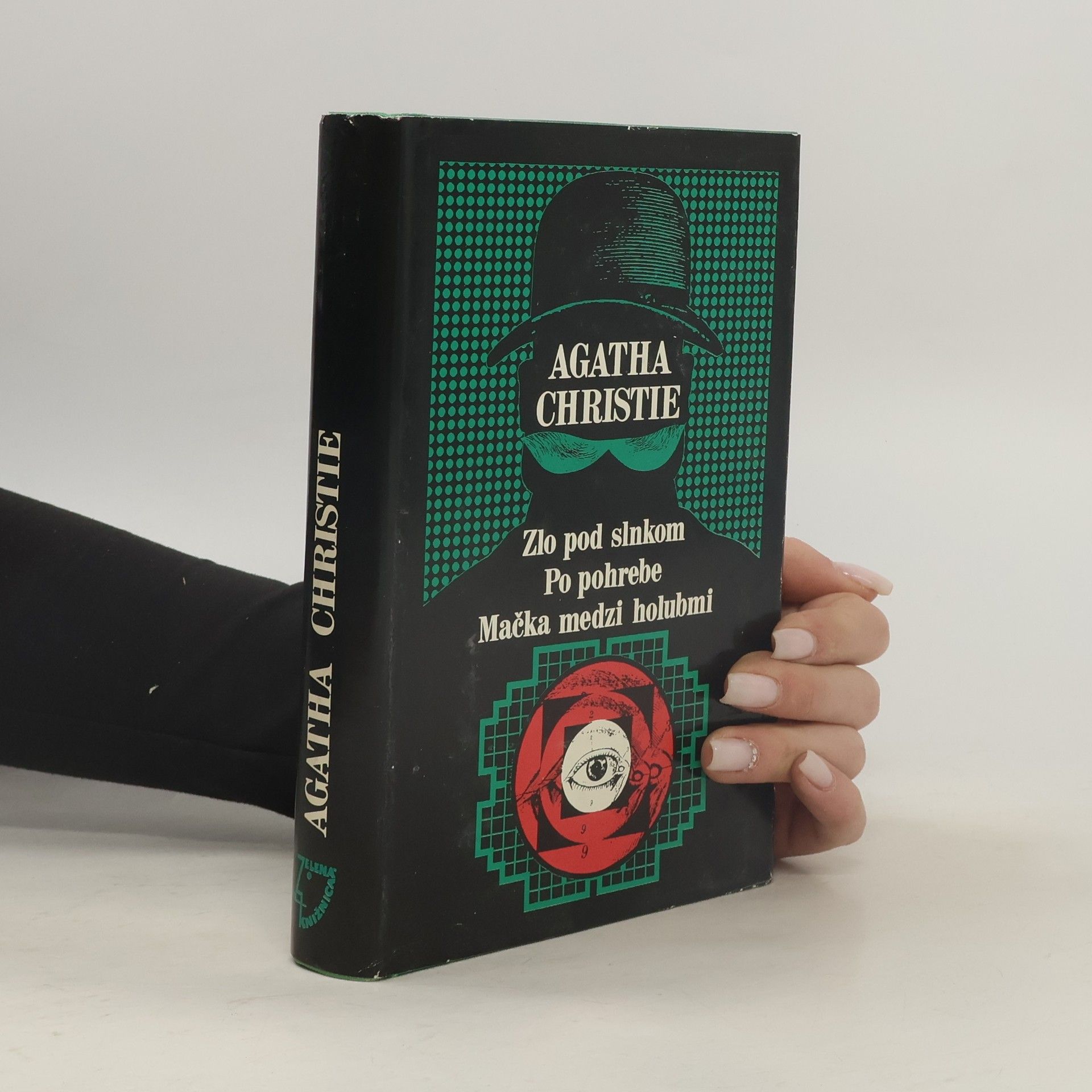 Agatha Christie Zlo pod slnkom. Po pohrebe. Mačka medzi holubmi