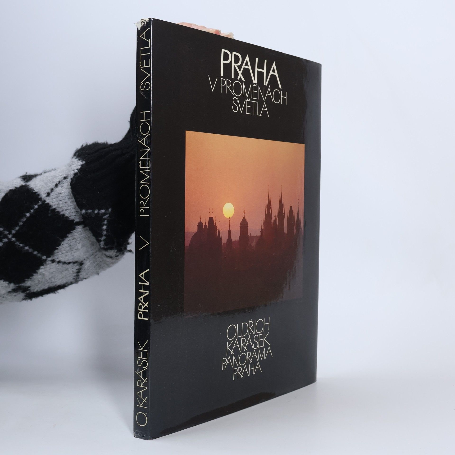 Praha v proměnách světla