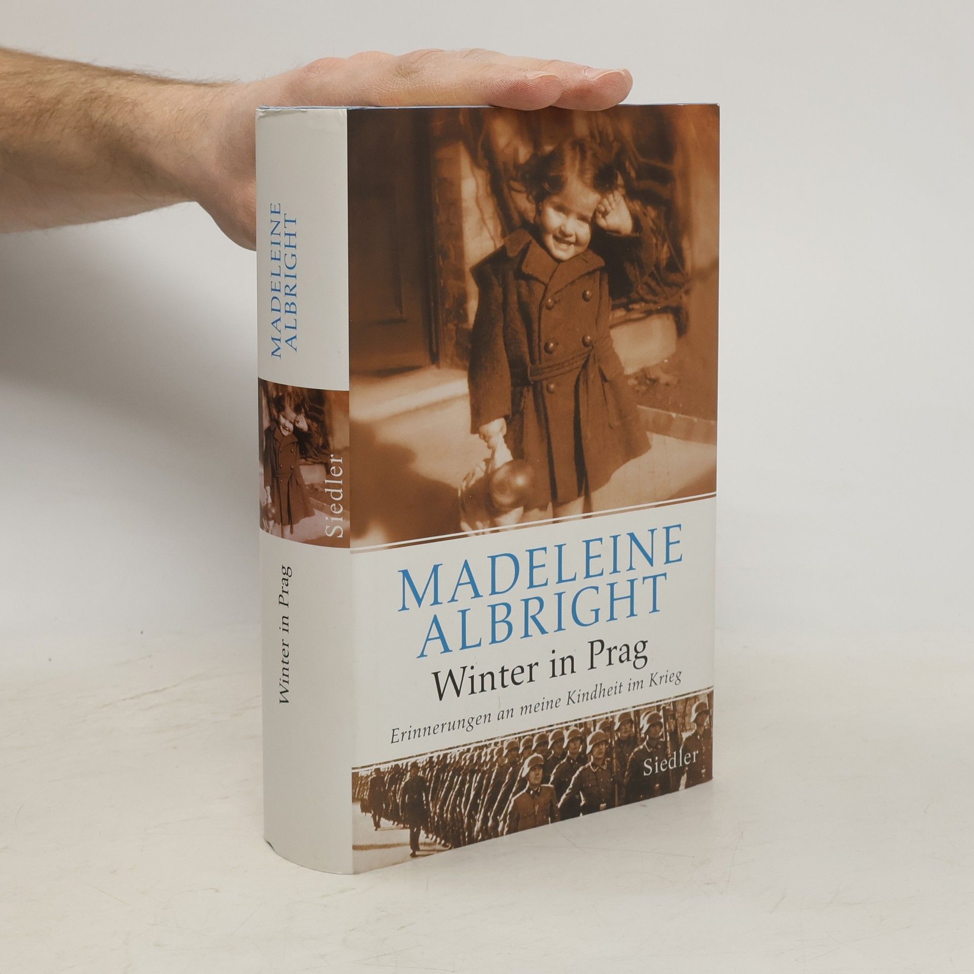 Madeleine Korbel Albright Winter in Prag