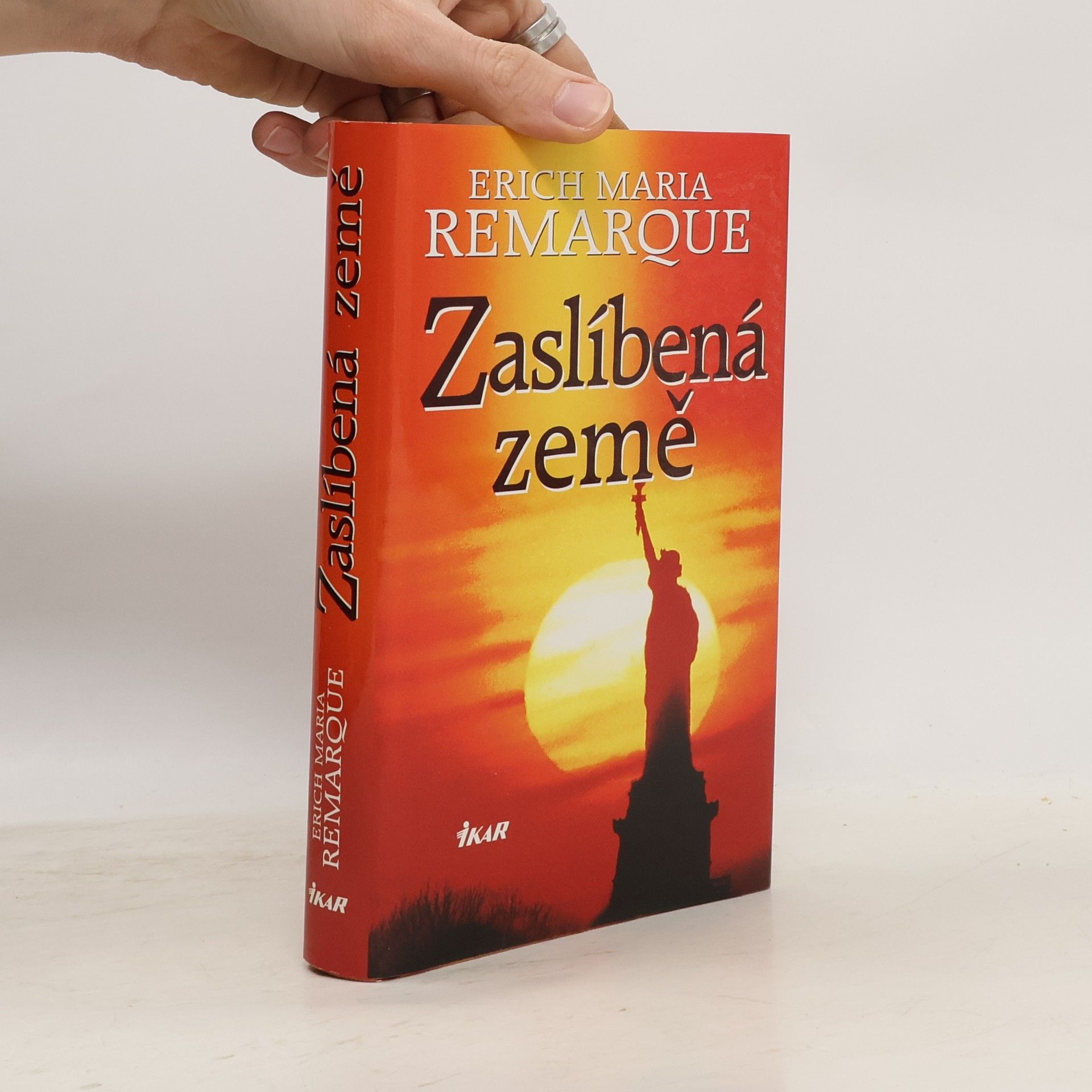 Erich Maria Remarque Zaslíbená země