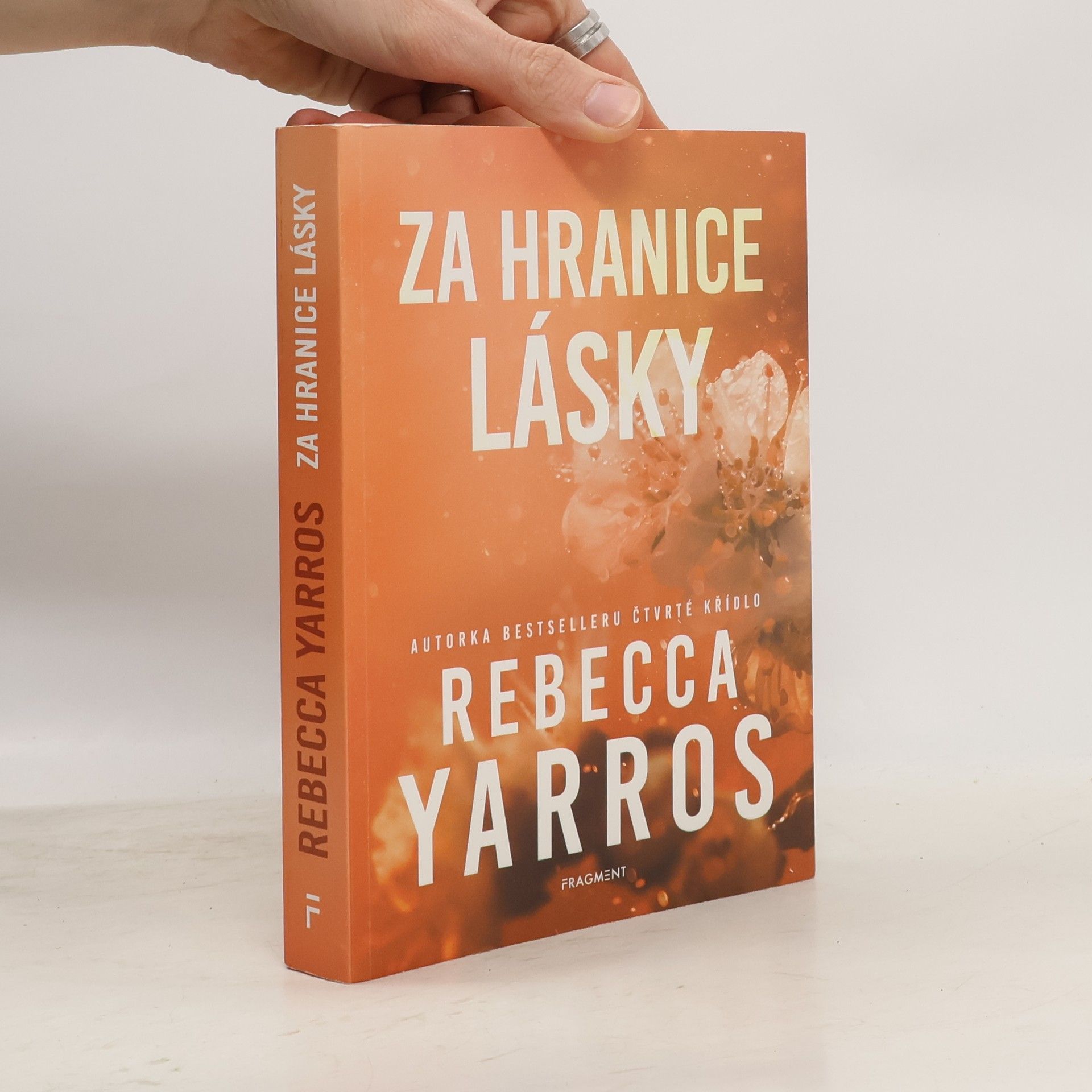 Rebecca Yarros Za hranice lásky