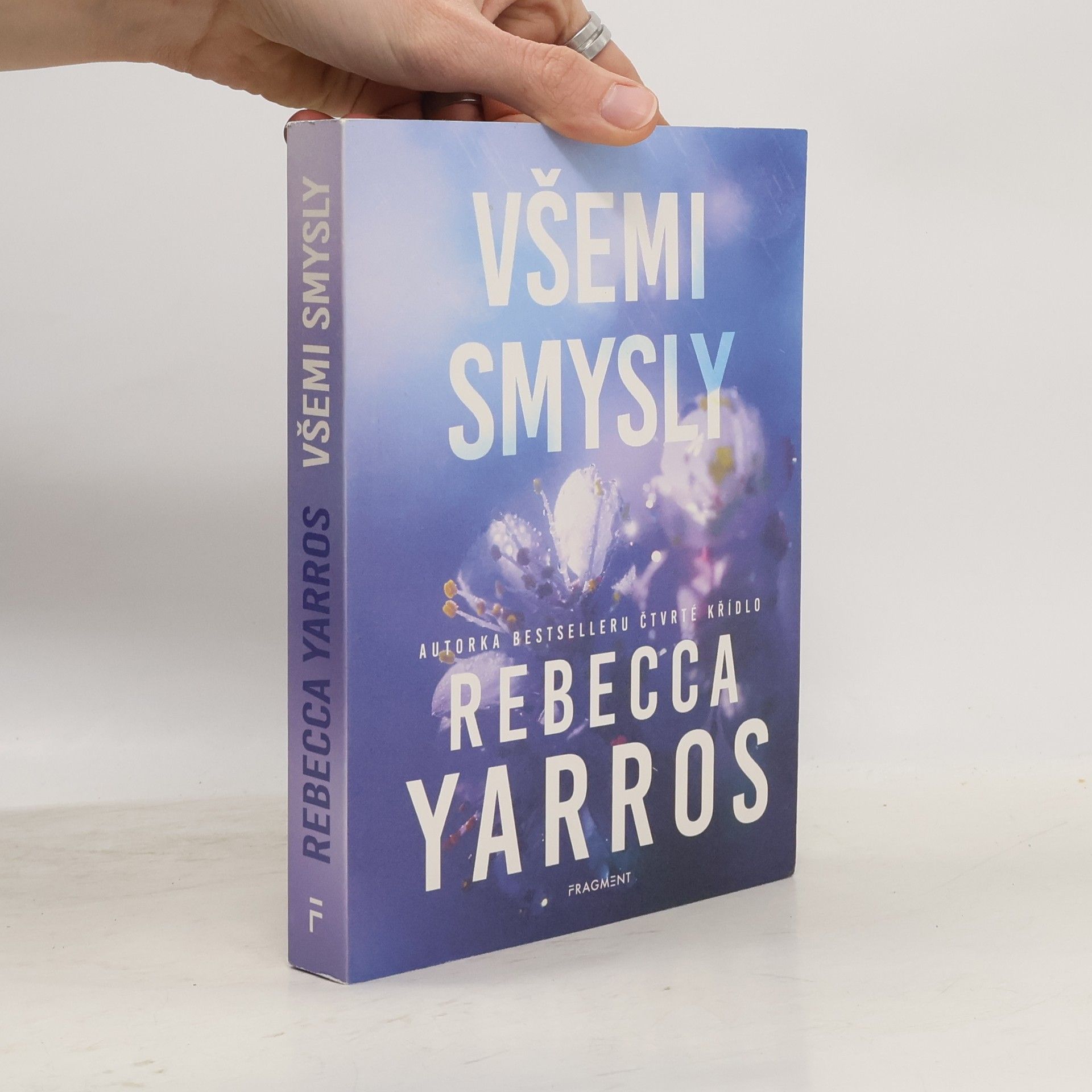 Rebecca Yarros Všemi smysly