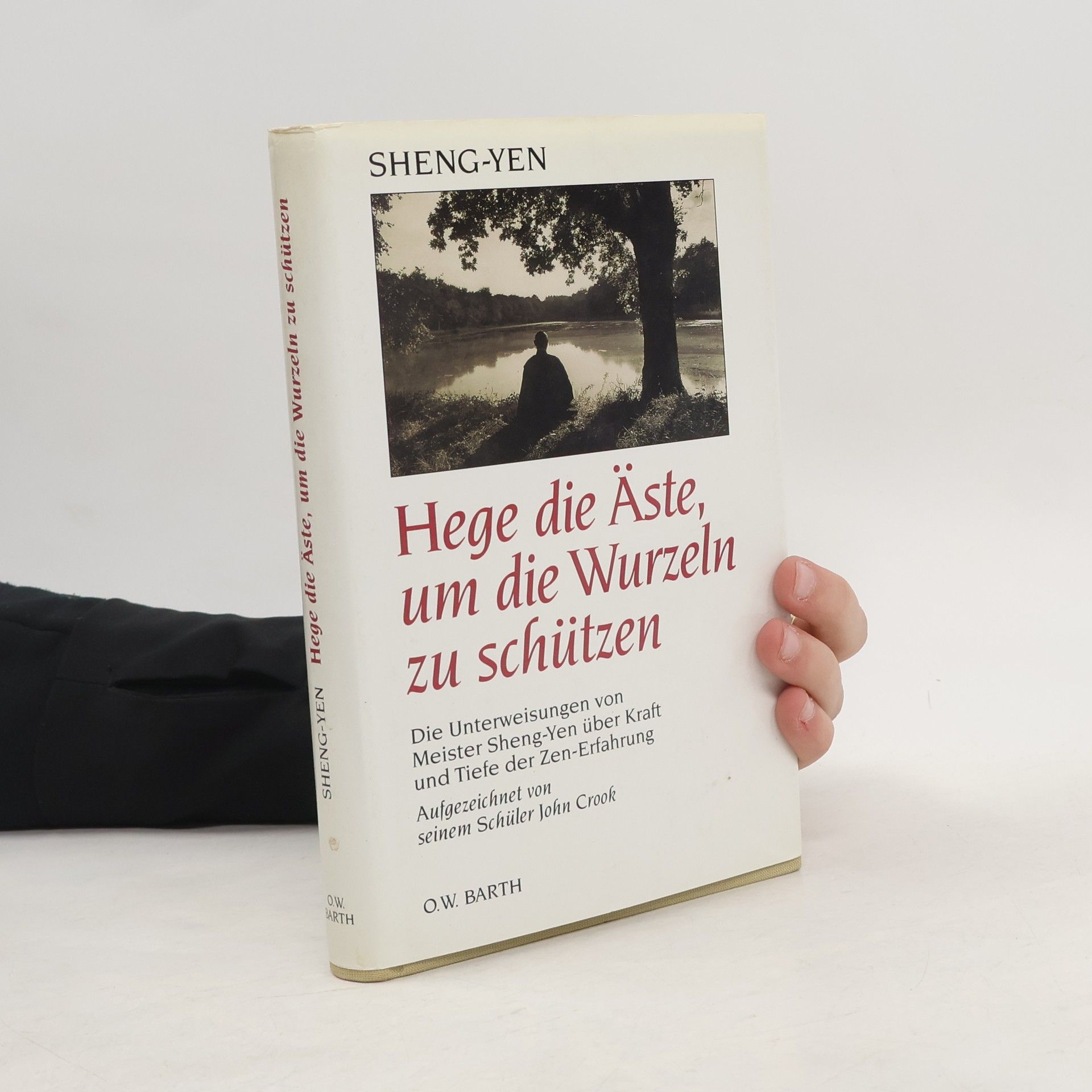 Sheng-yen Hege die Äste, um die Wurzeln zu schützen