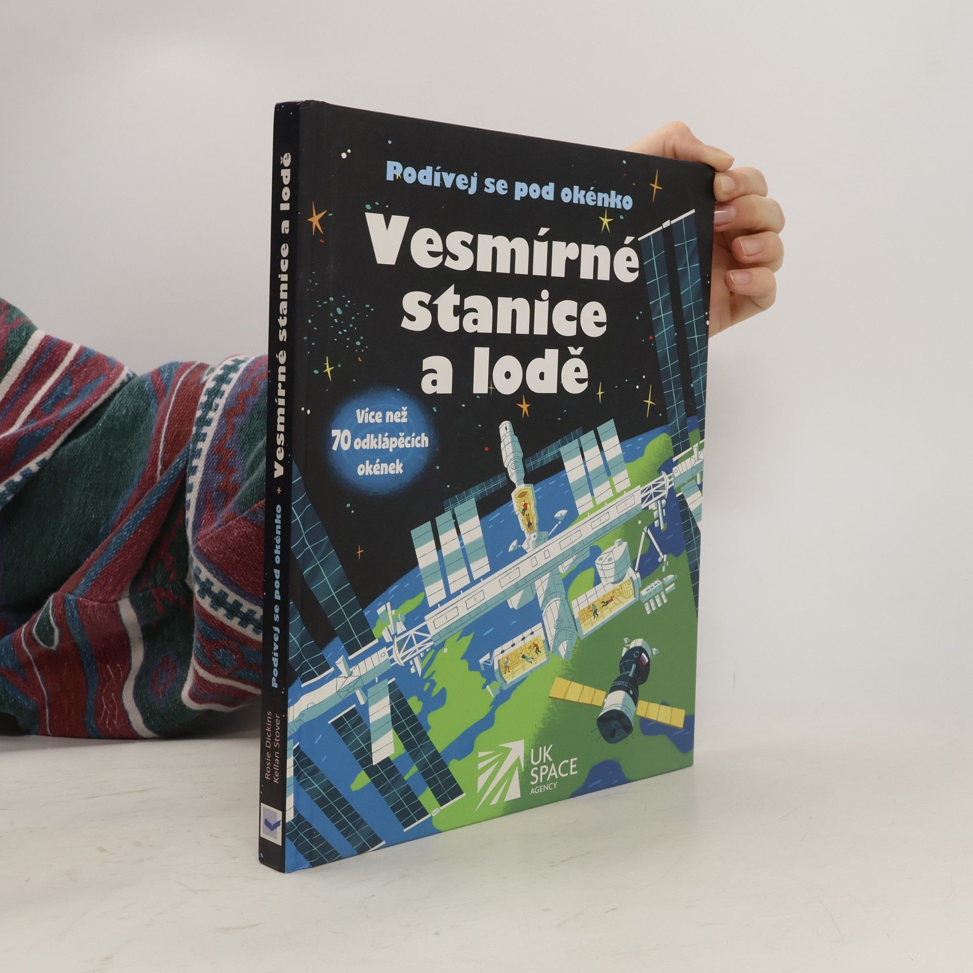 Rosie Dickins Vesmírné stanice a lodě