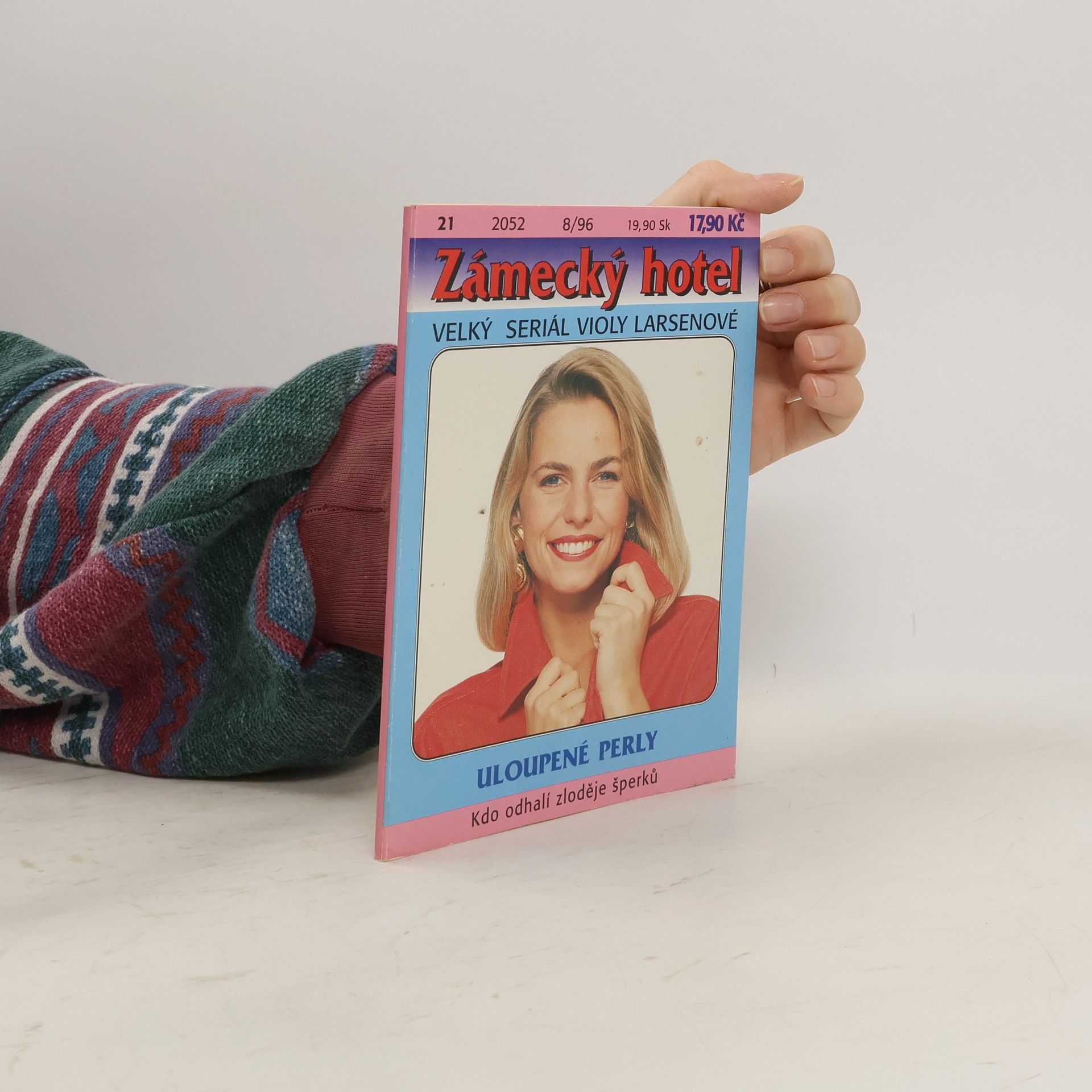 Viola Larsen Zámecký hotel - 21: Uloupené perly