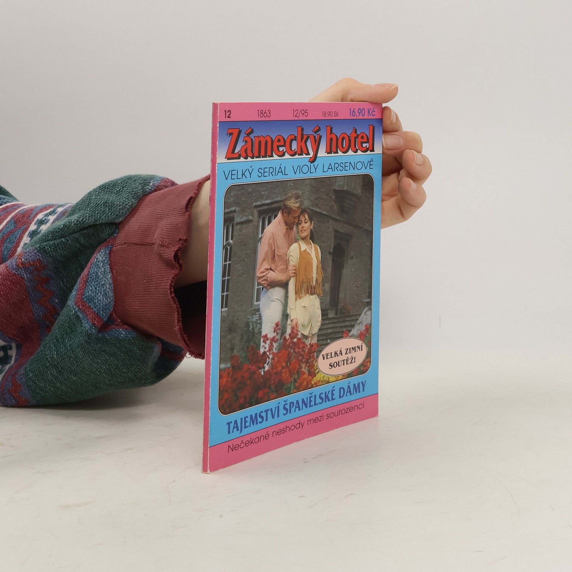 Viola Larsen Zámecký hotel - 12: Tajemství španělské dámy