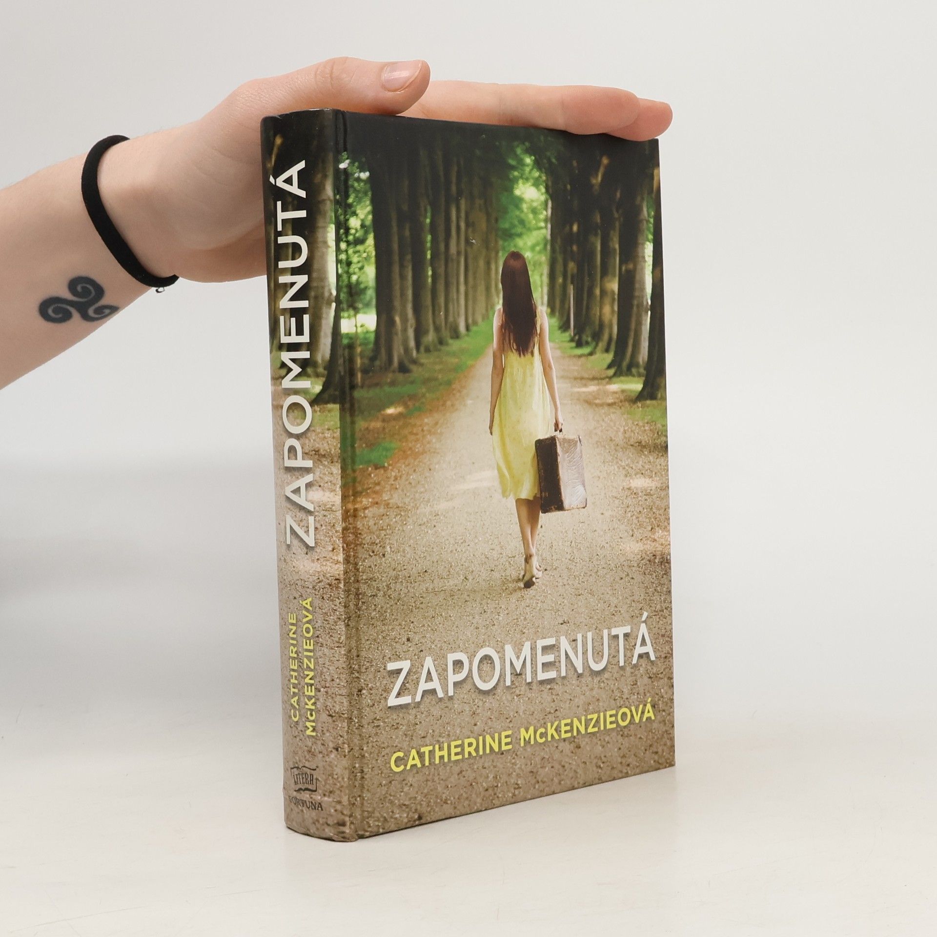 Catherine McKenzie Zapomenutá