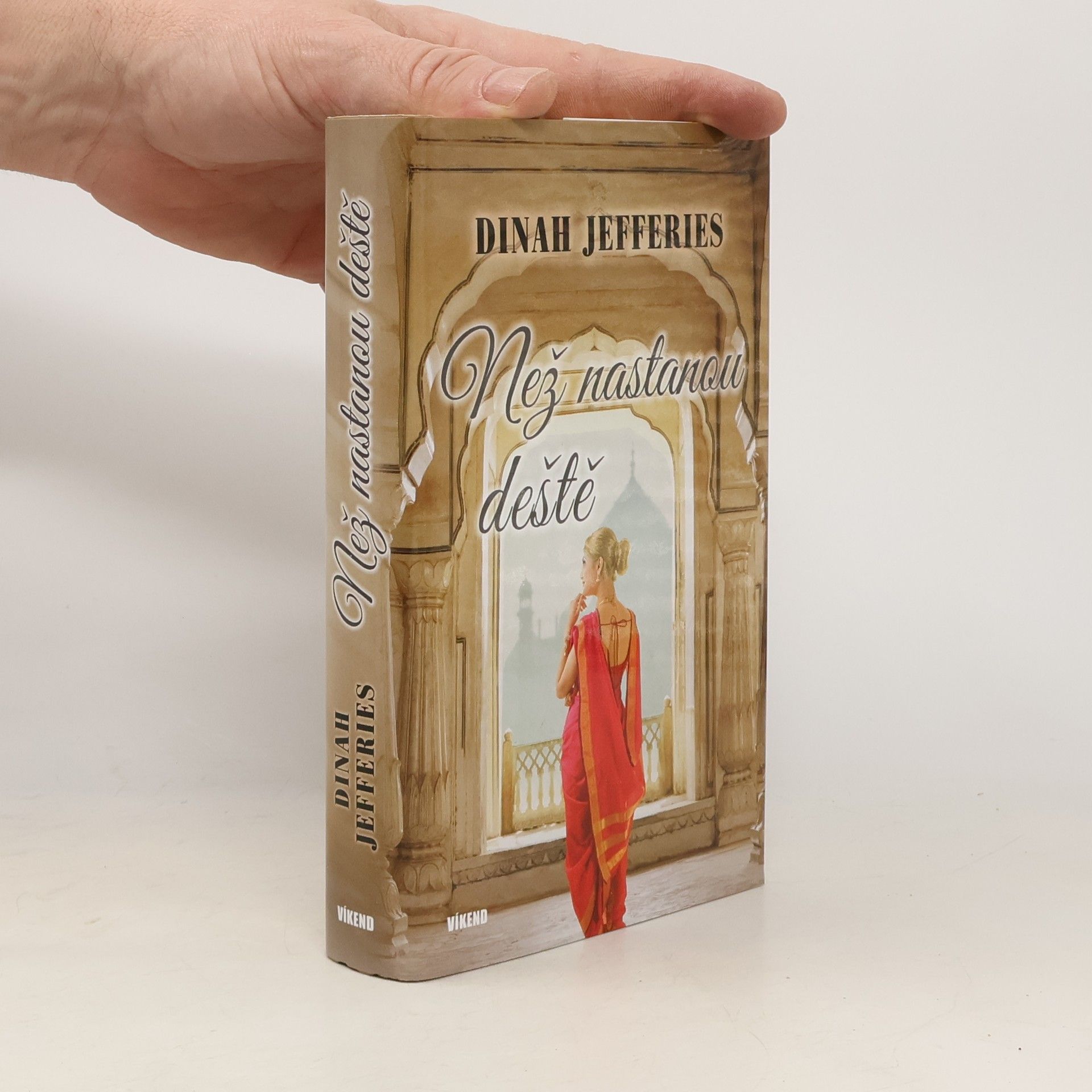 Dinah Jefferies Než nastanou deště