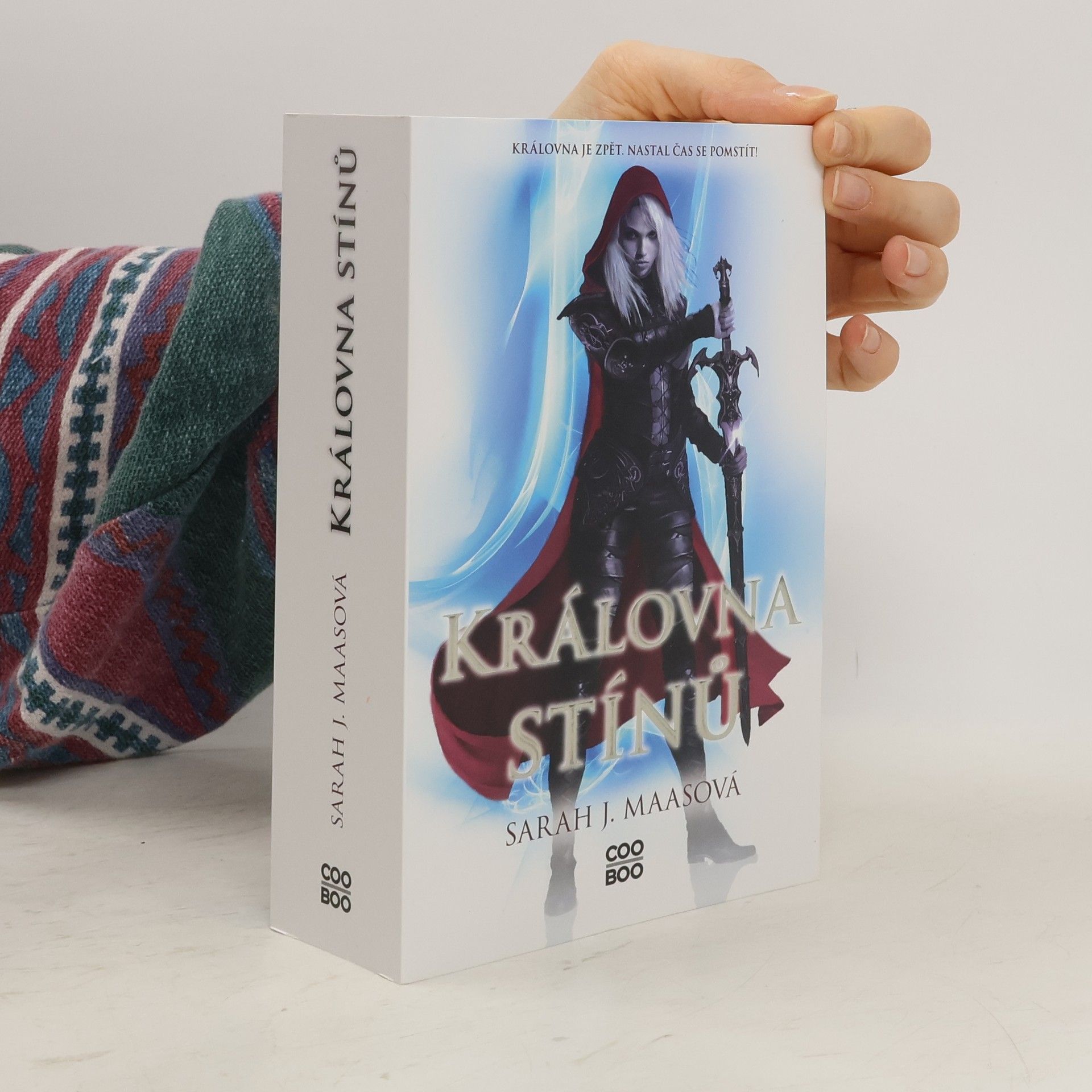 Sarah J. Maas Královna stínů