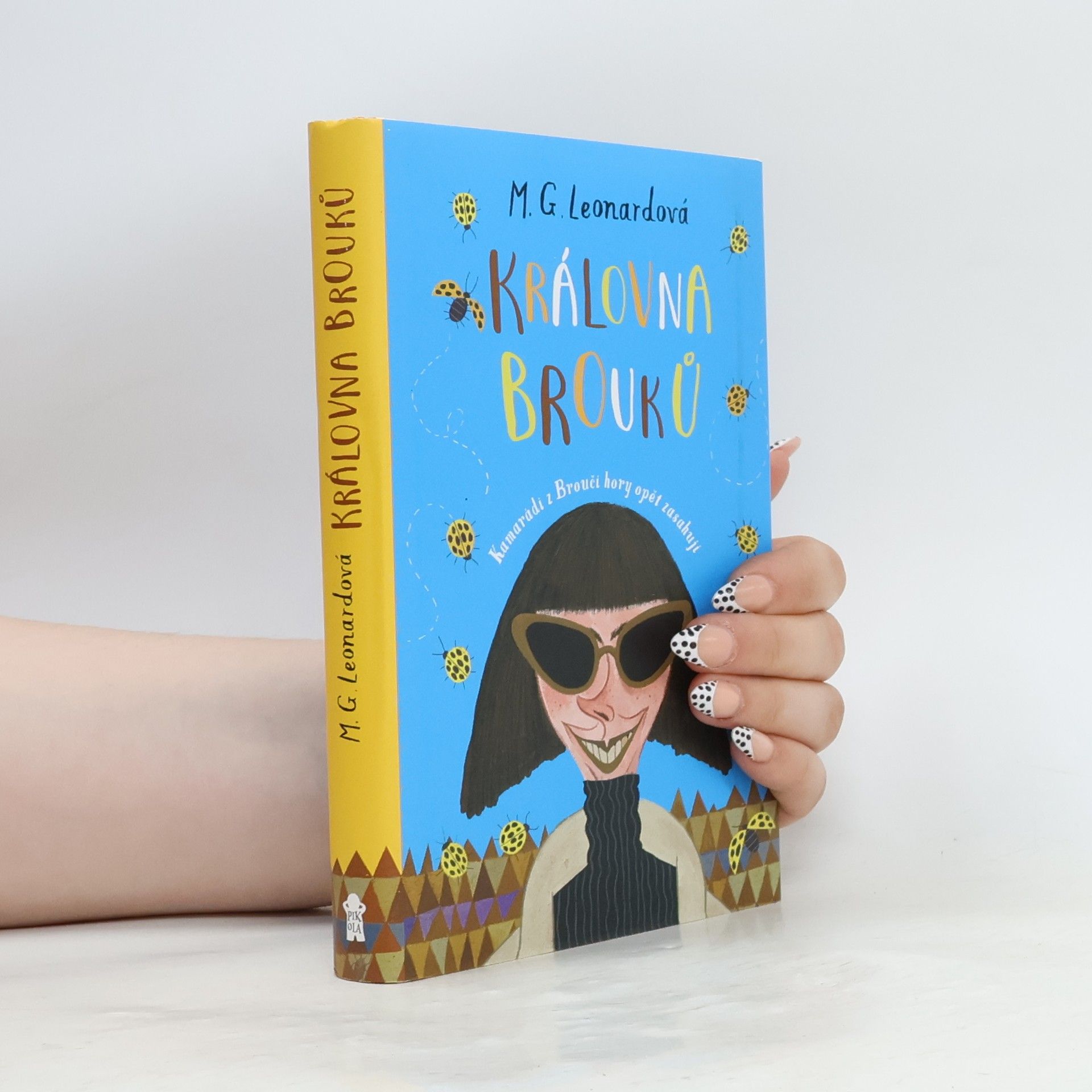 M. G. Maya Gabrielle Leonard Královna brouků