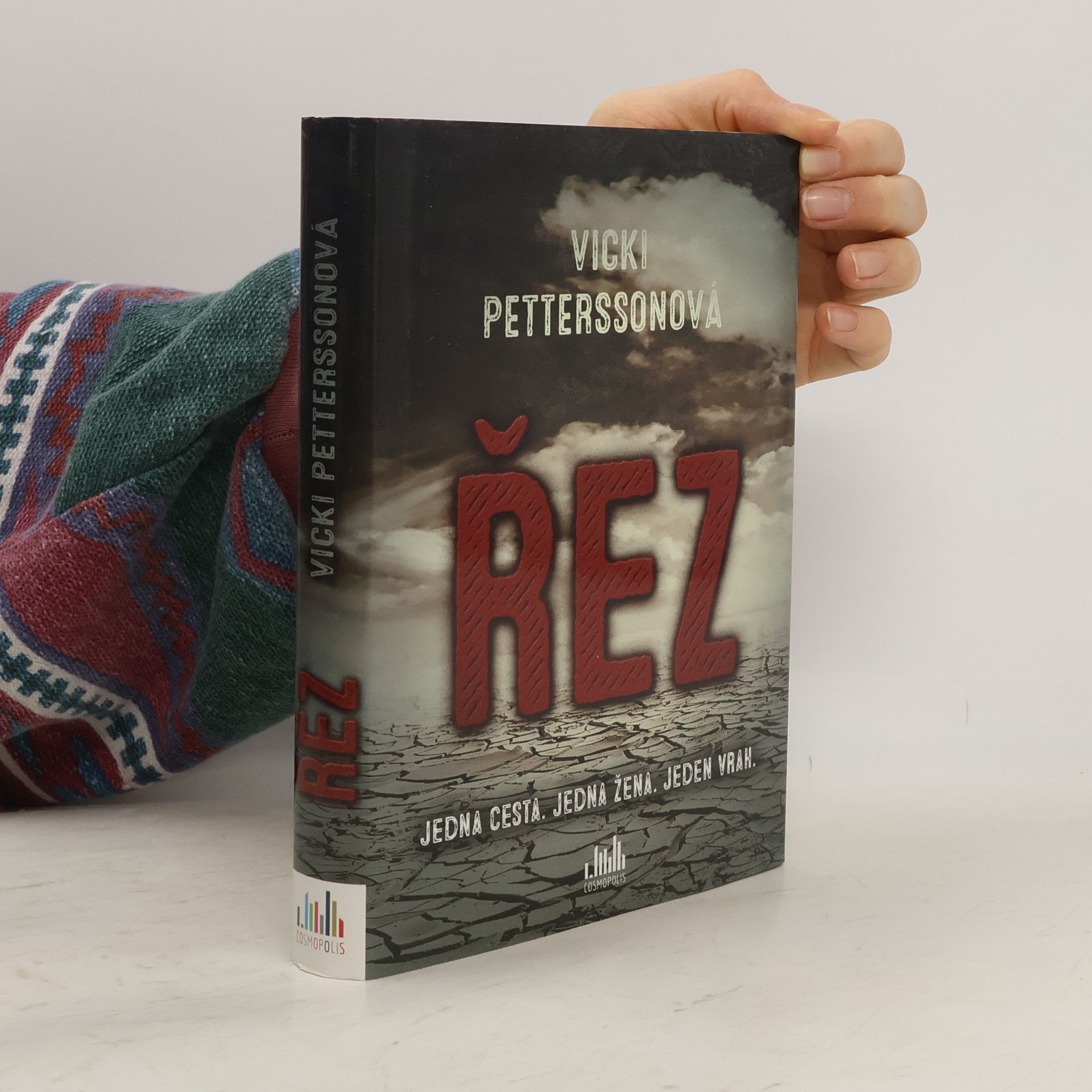 Vicki Pettersson Řez