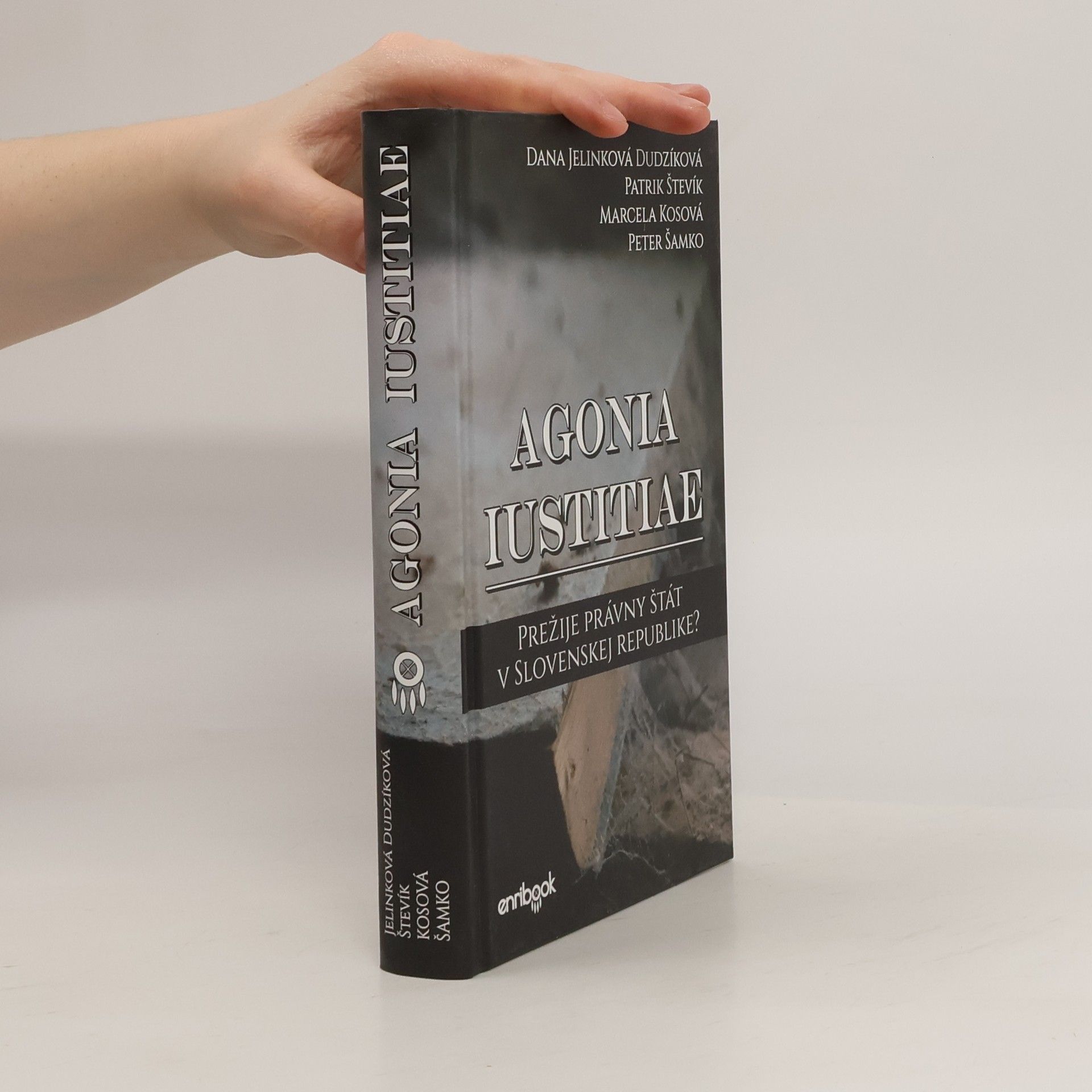 Patrik Števík Agonia iustitiae