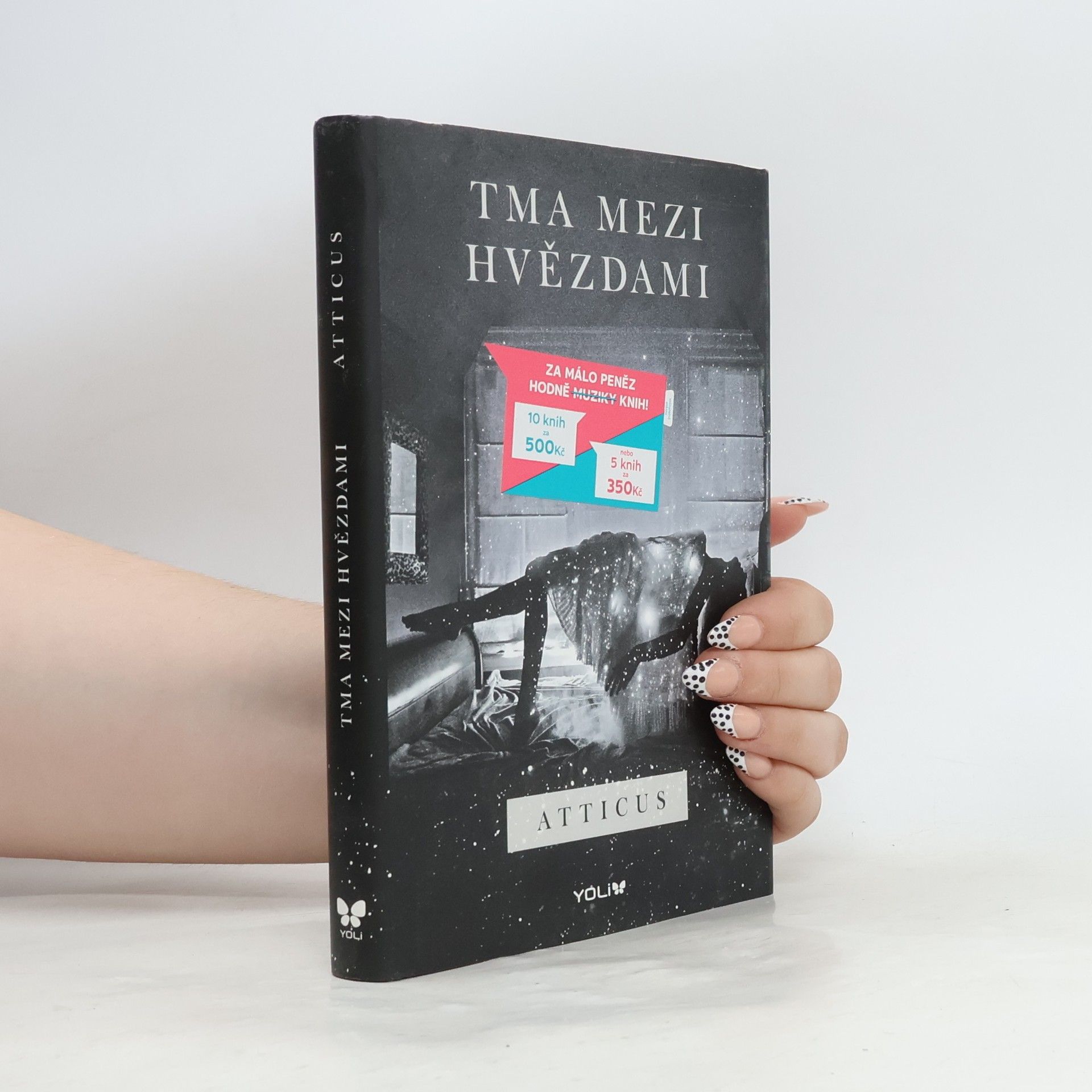 Atticus Tma mezi hvězdami