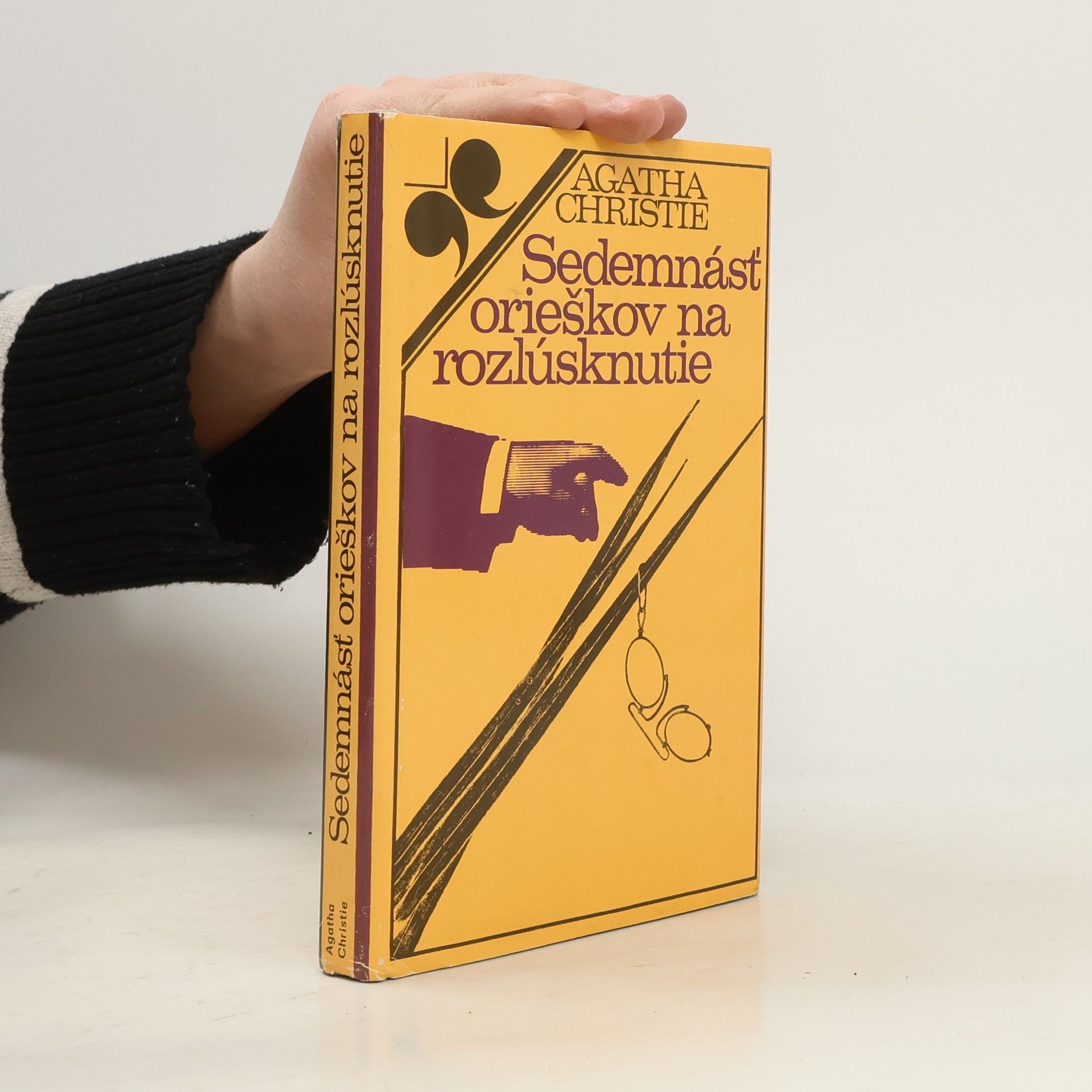 Agatha Christie Sedemnásť orieškov na rozlúsknutie