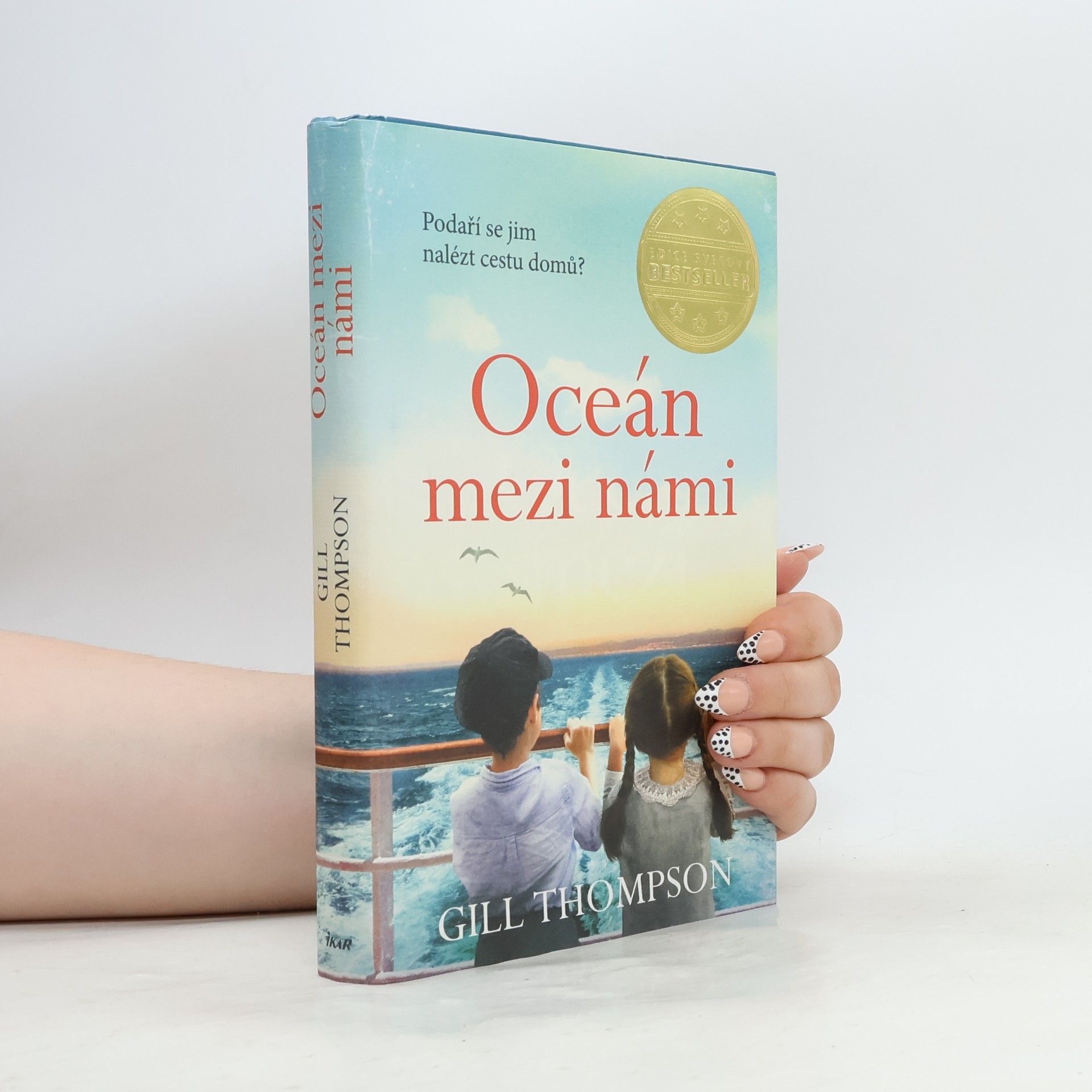 Gill Thompson Oceán mezi námi