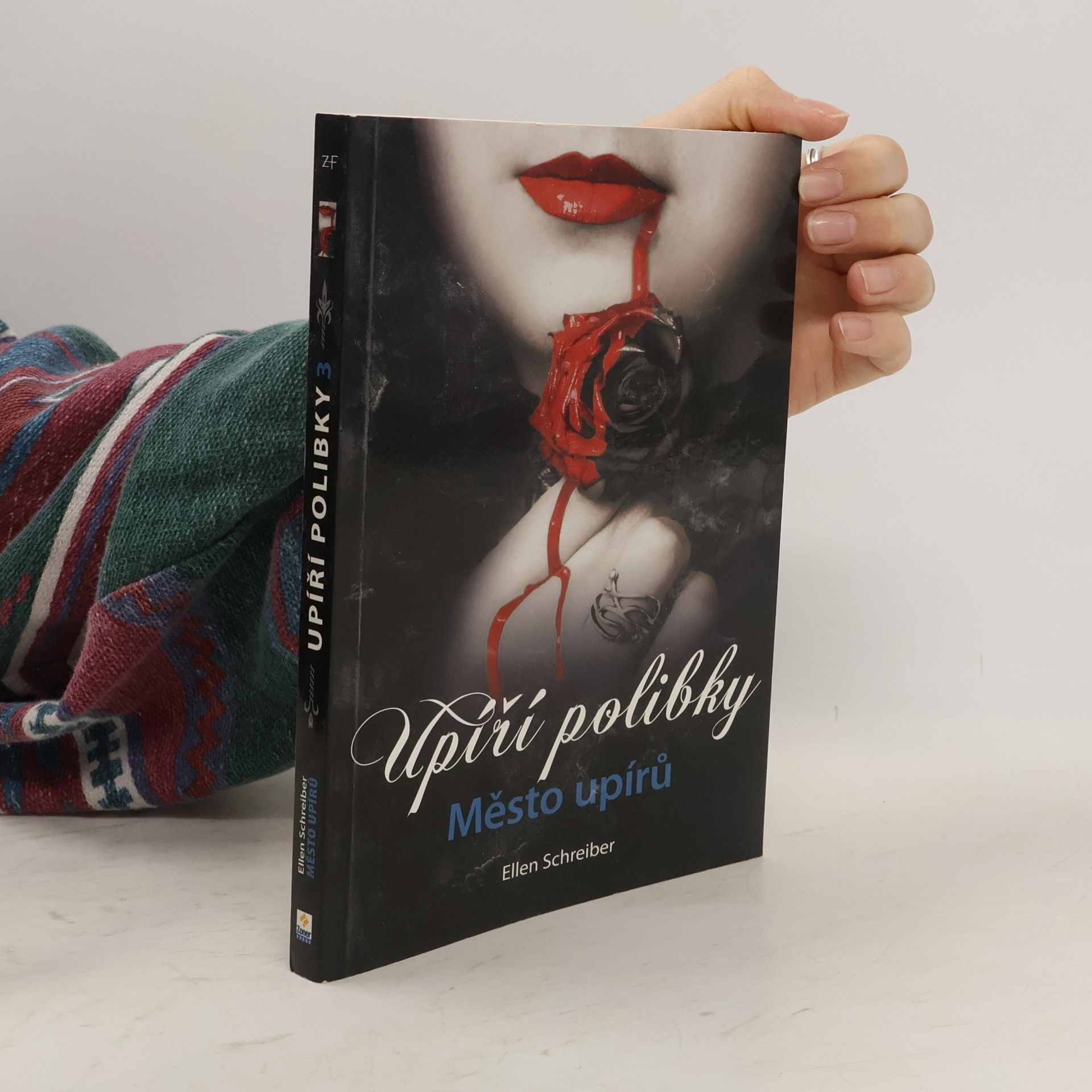 Ellen Schreiber Upíří polibky. Město upírů