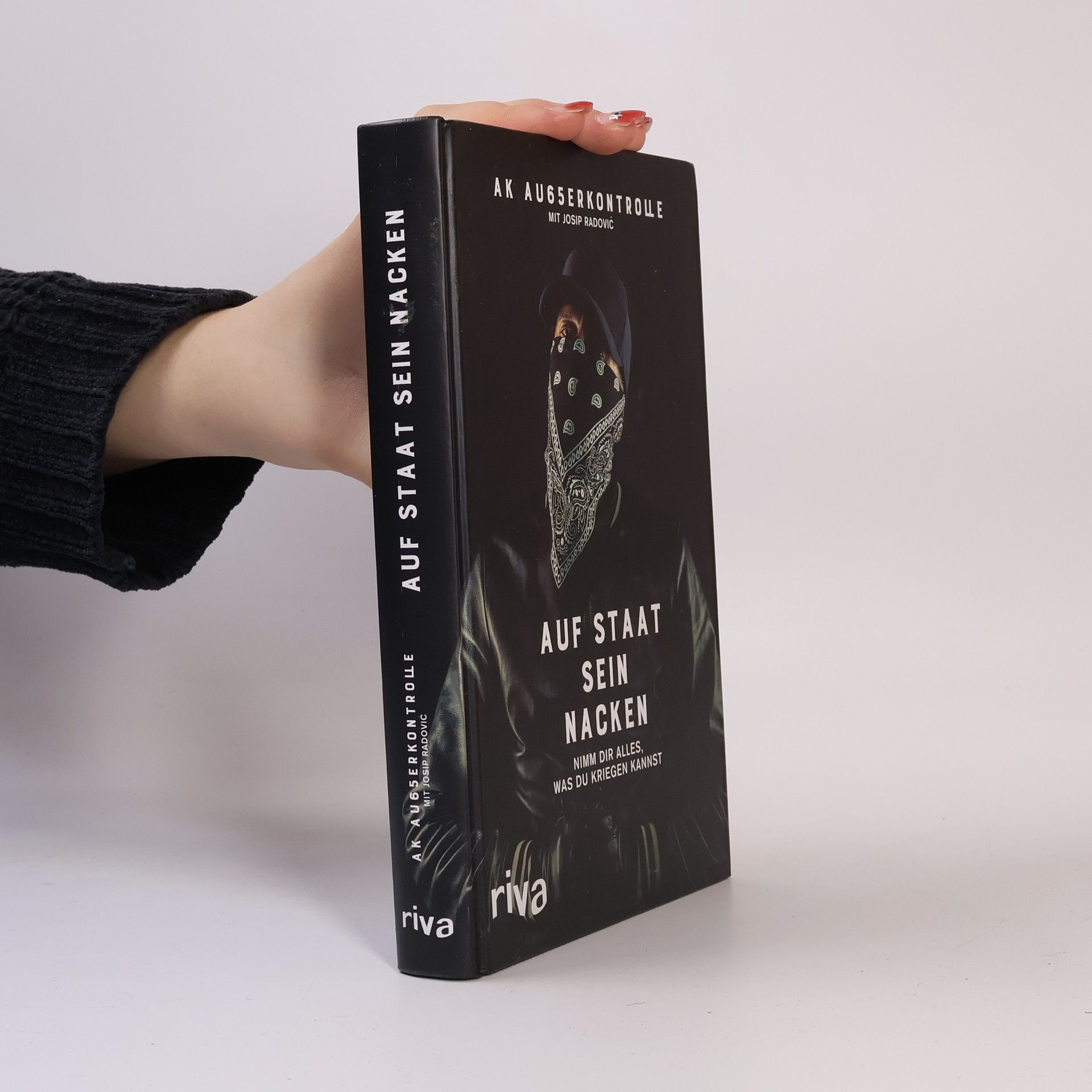 Ak Ausserkontrolle Auf Staat sein Nacken